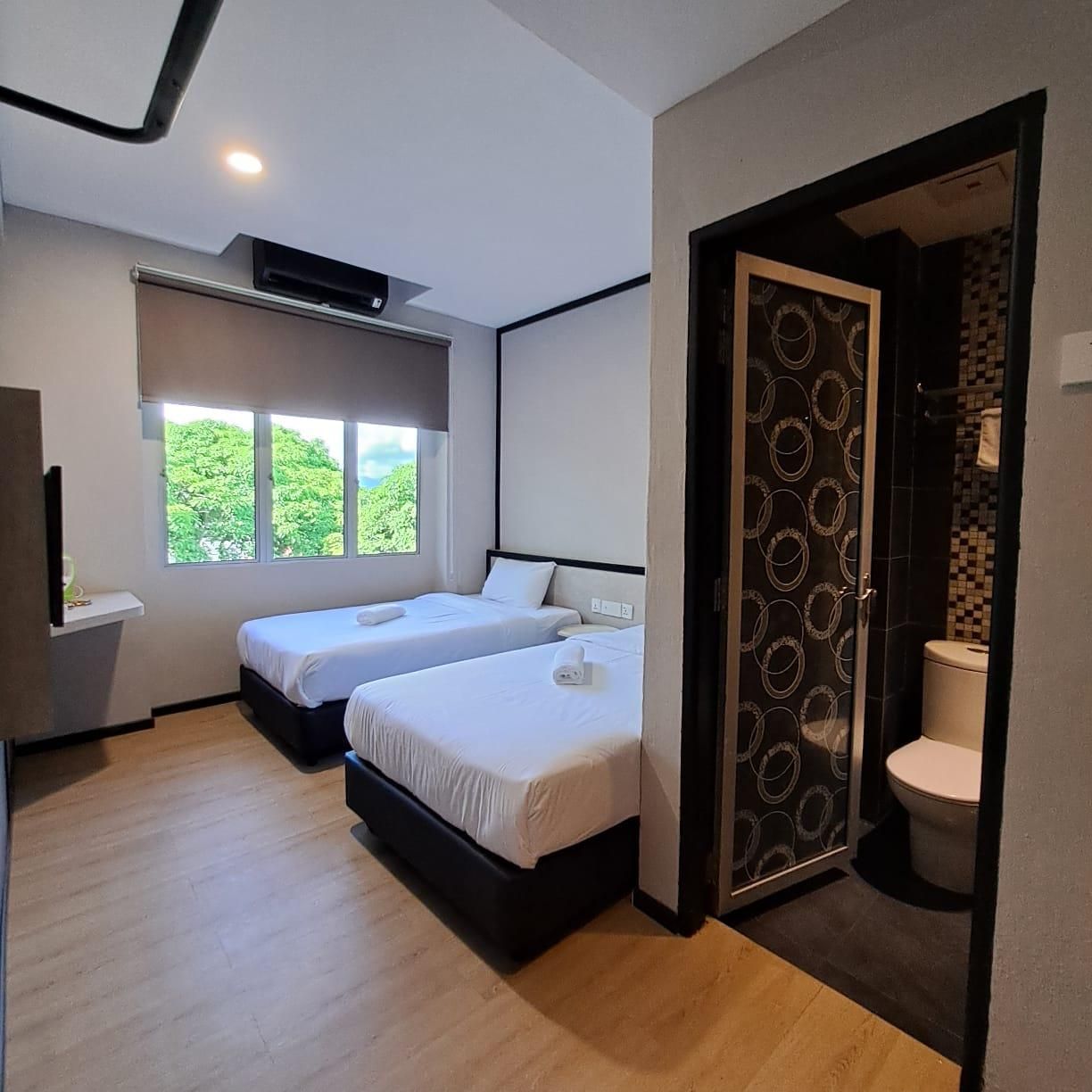 C Hotel Deluxe Twin Room 2