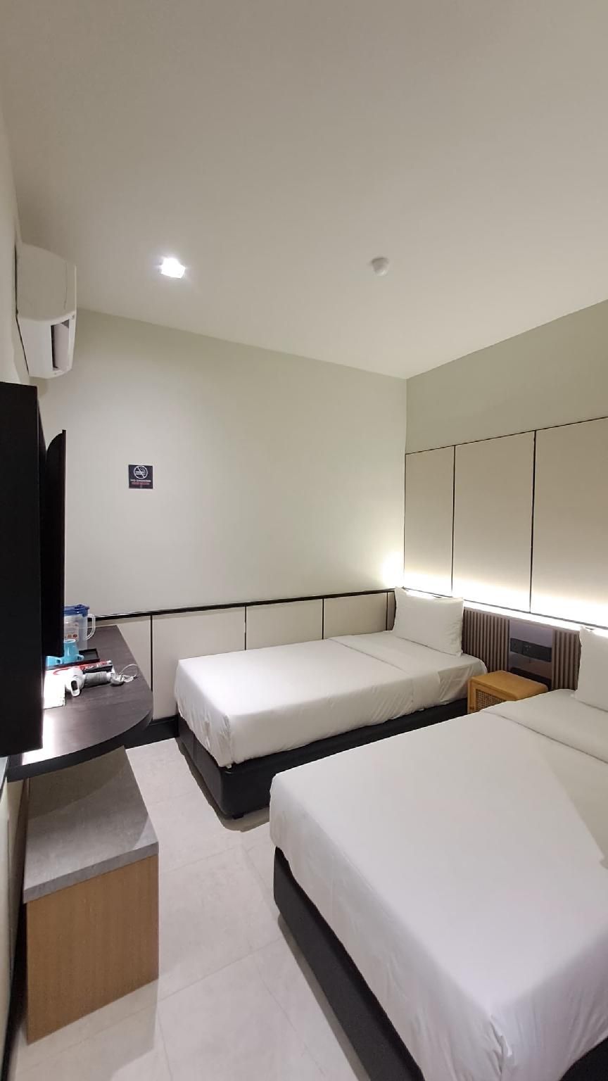 Urban Sunday Jalan Langgar Superior Twin