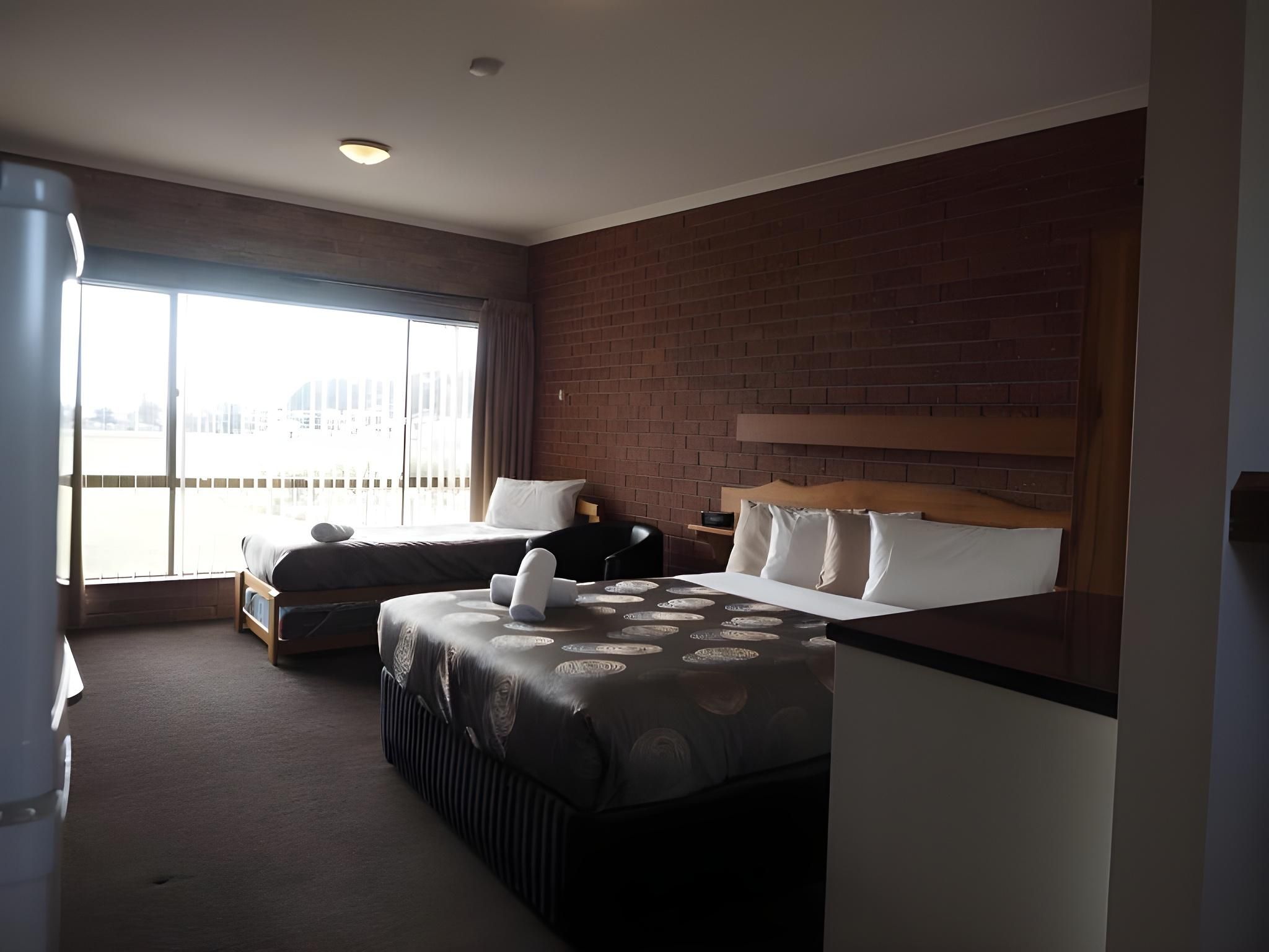 1 Bedroom Suite