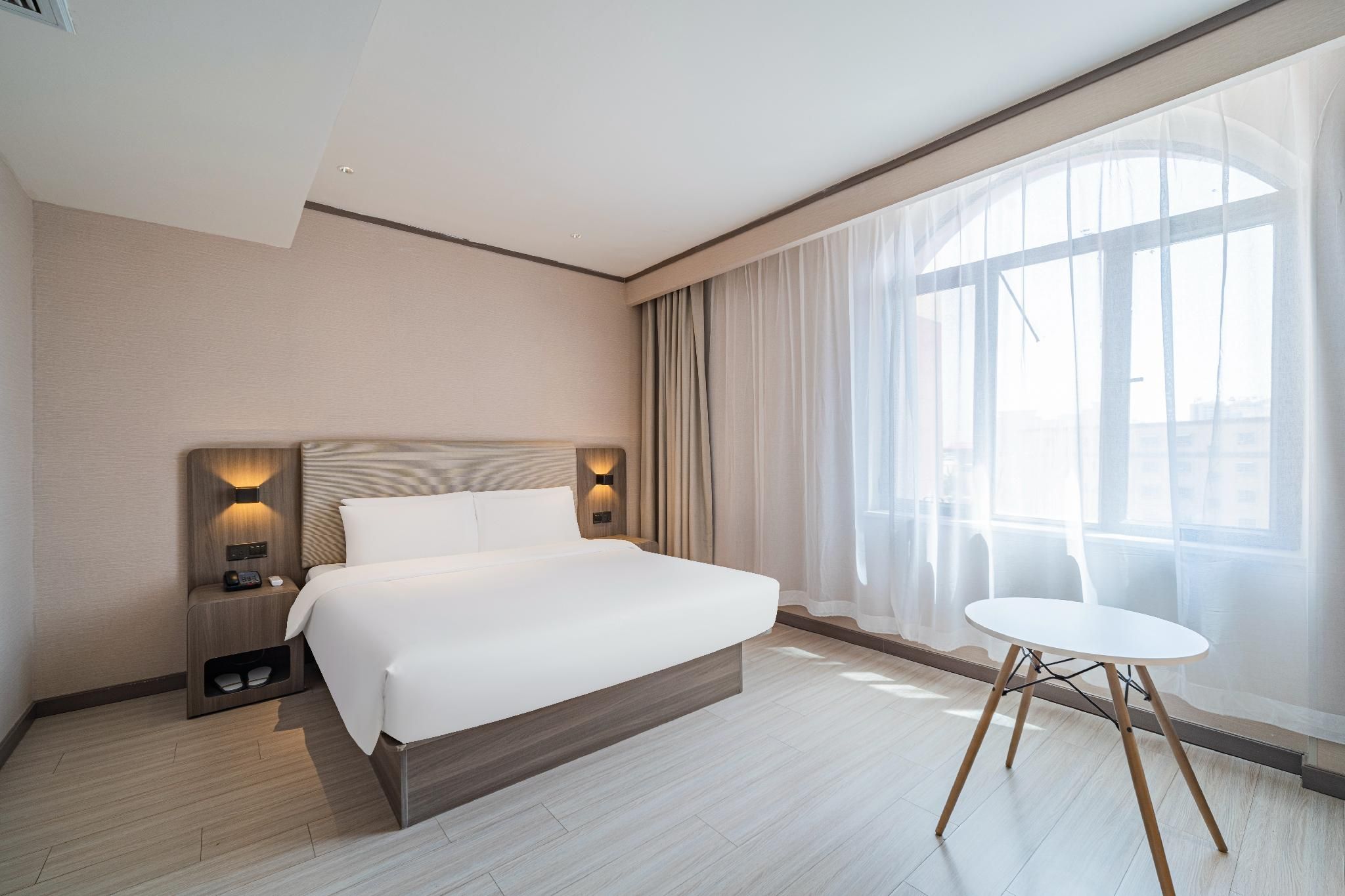 Huazhu - Suite With Twin Bed