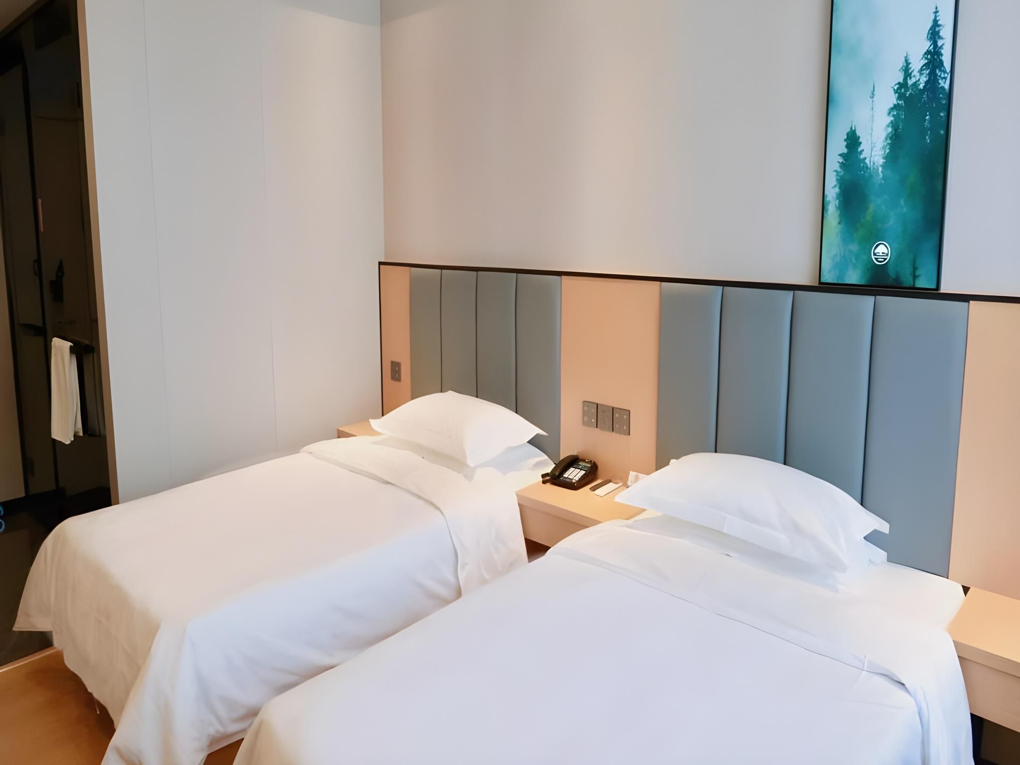 Twin Business Room