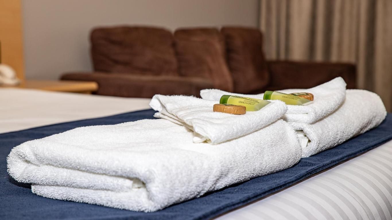 Albert Motel Deluxe Triple Room 2