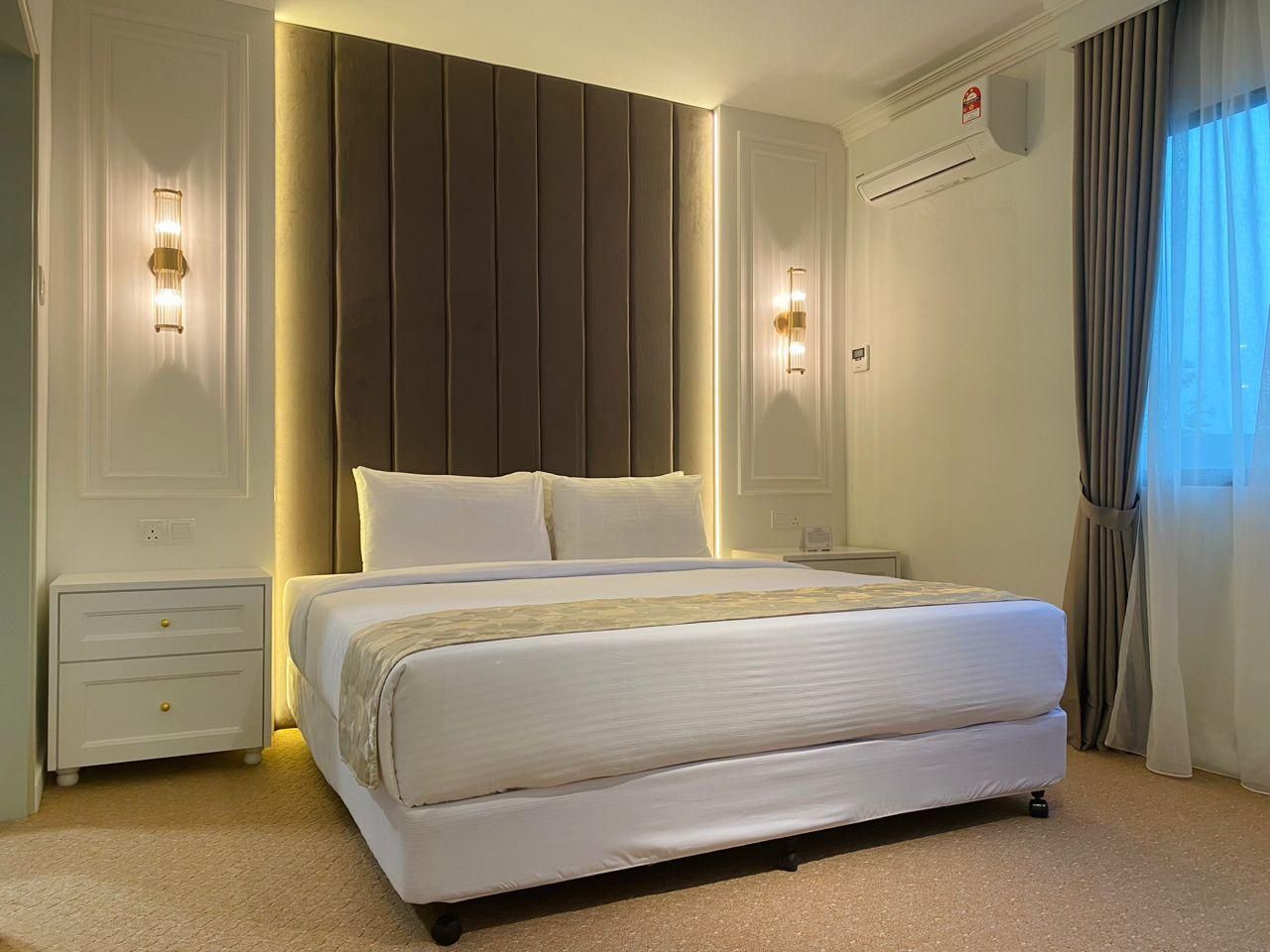 Presidential Suite B