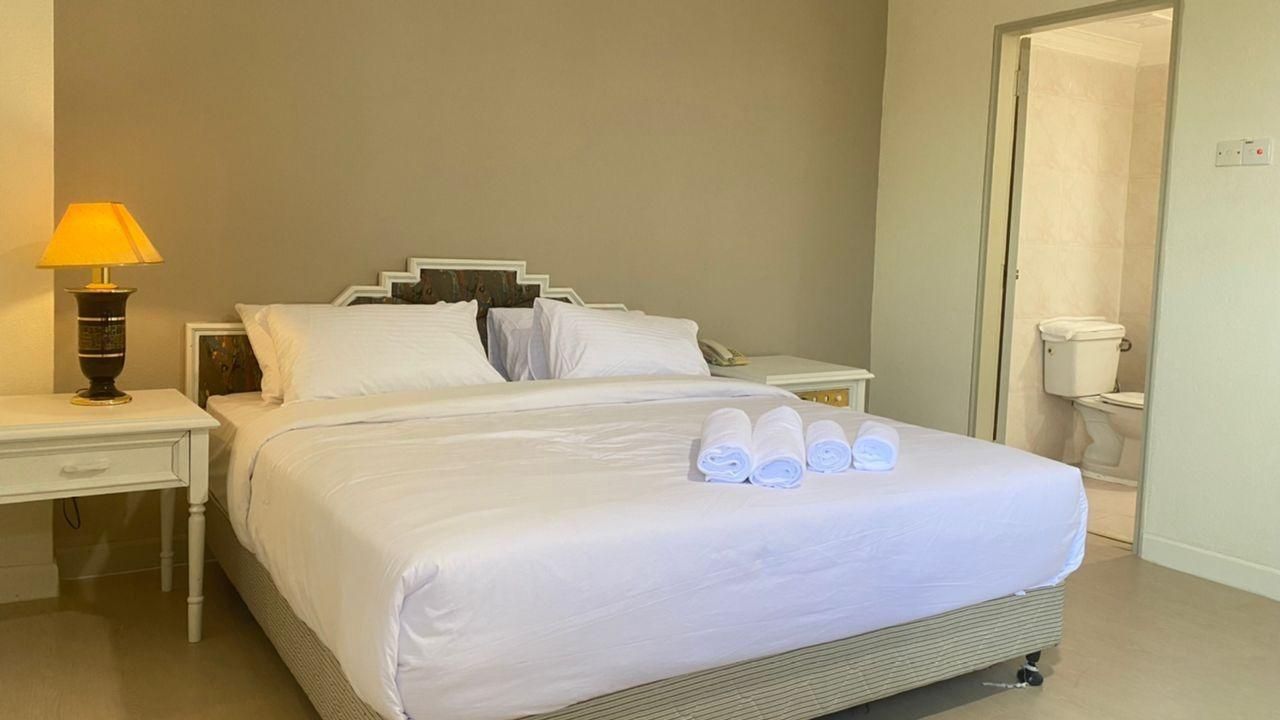 SWISS AVENUE HOTEL Deluxe Junior Suite