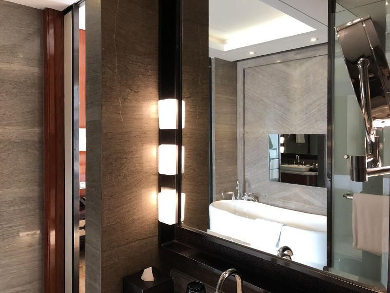 Club Suite, Club lounge access, Suite, 1 King