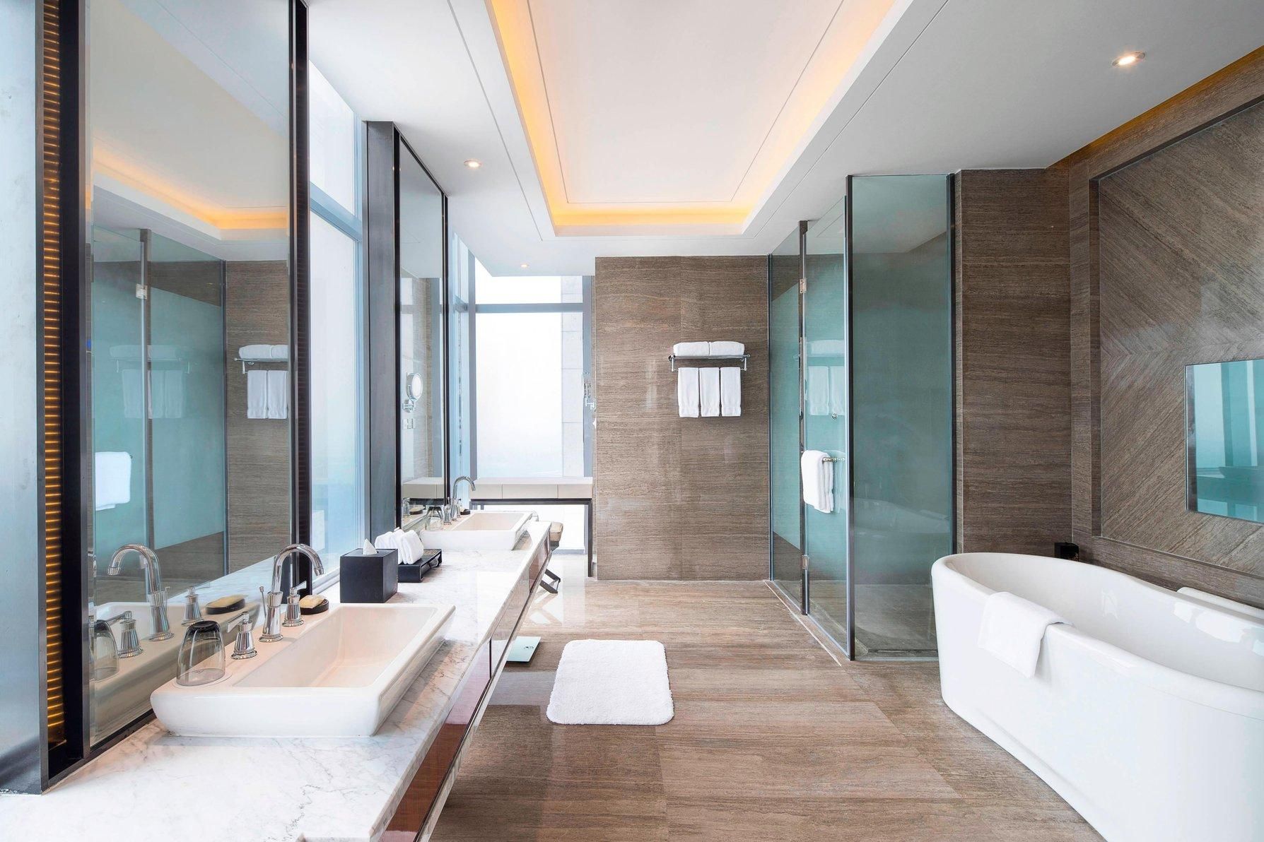 ambassador suite, club lounge access, 1 bedroom larger suite, 1 king