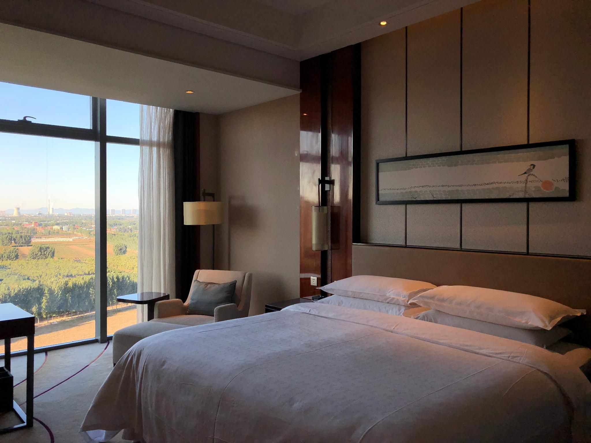 Deluxe Suite, Club level, 1 Bedroom Larger Suite, 1 King