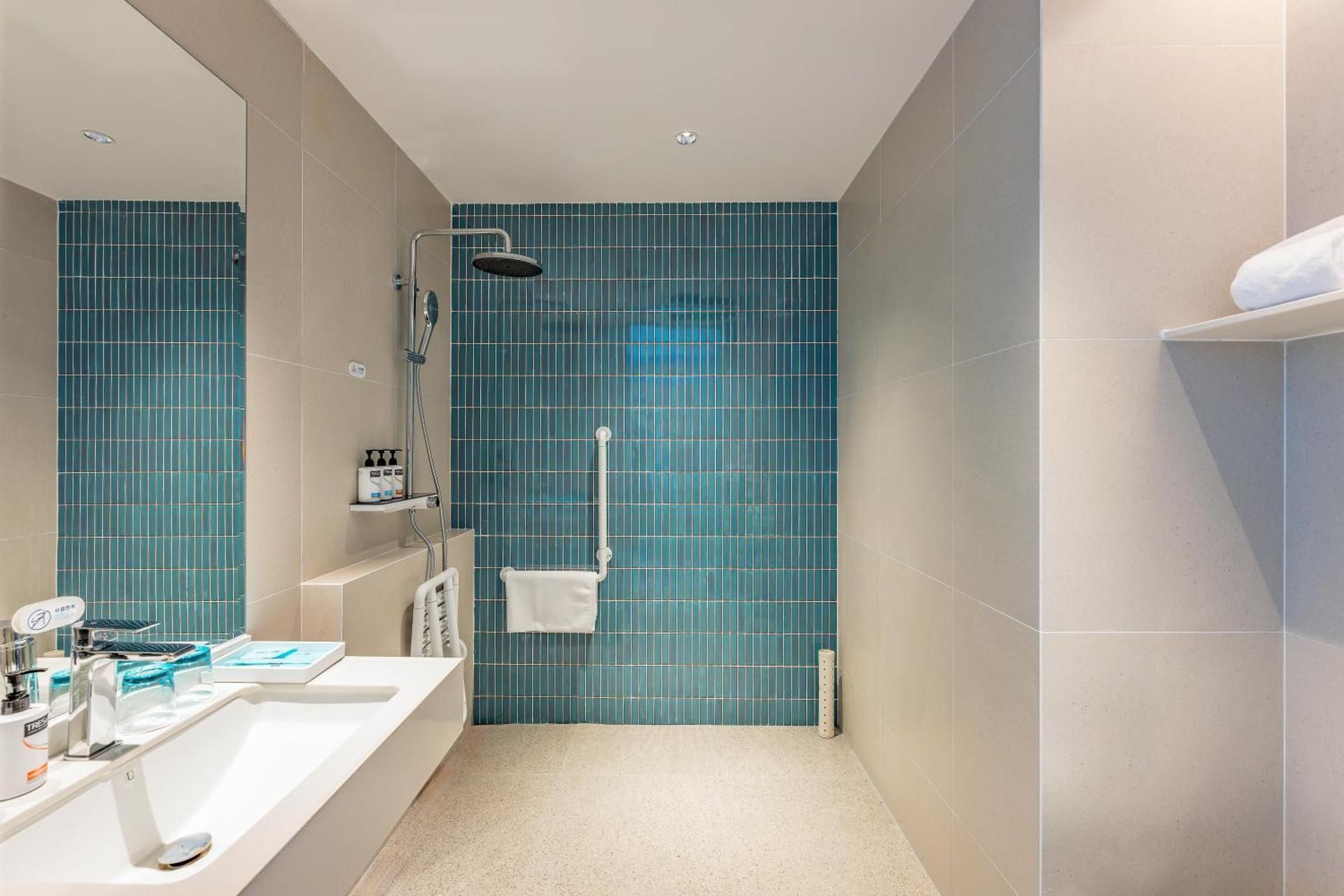 Standard King Room - Accessible