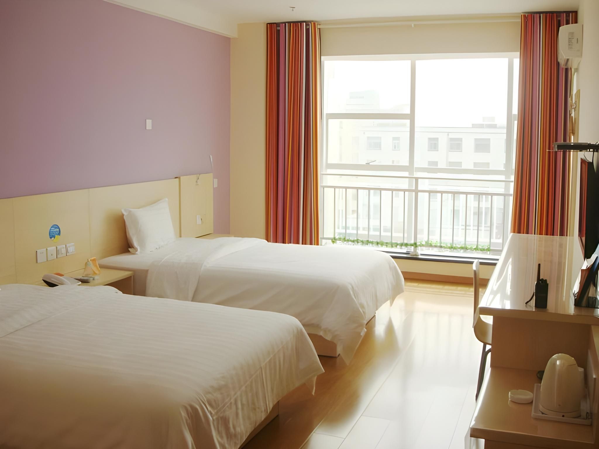 Corporate Twin, Guest room, 2 Twin/Single Bed(s), City view