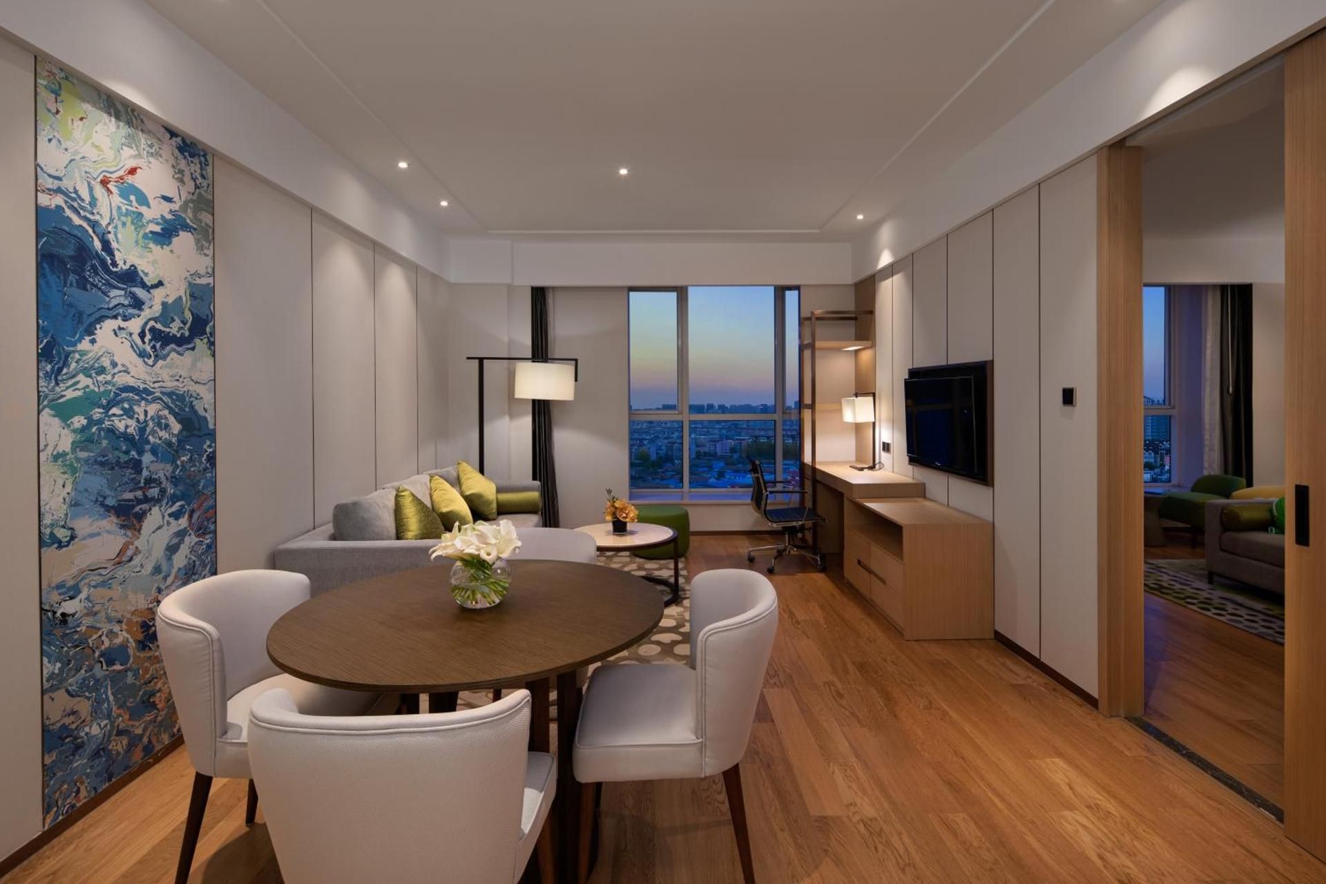 One-Bedroom King Suite