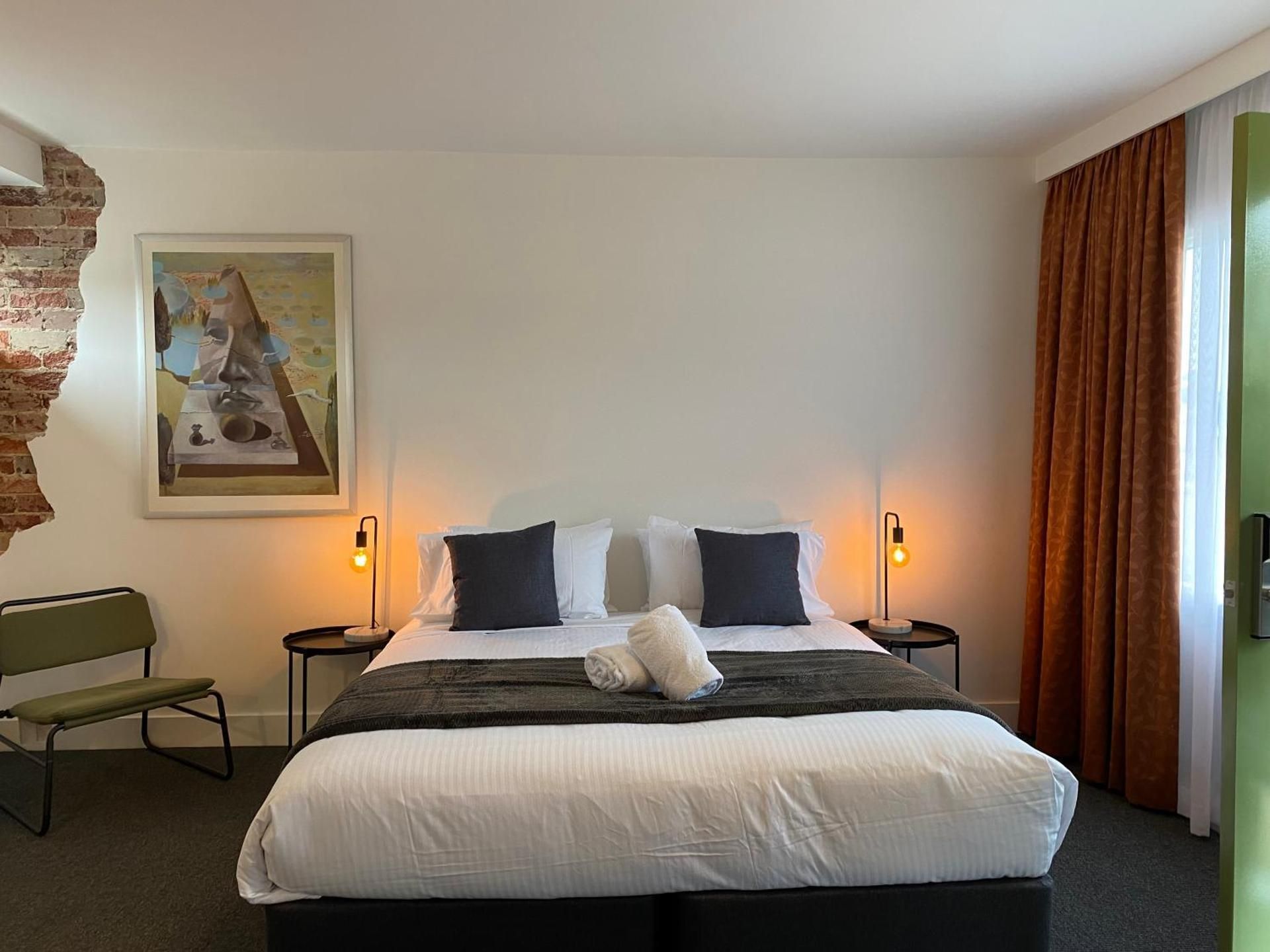 Premium Queen Room