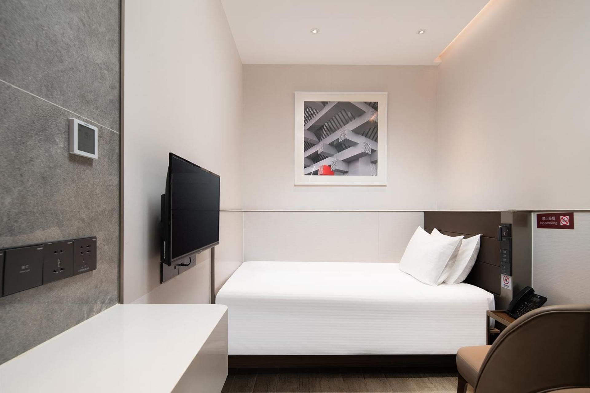 Double Room No Window