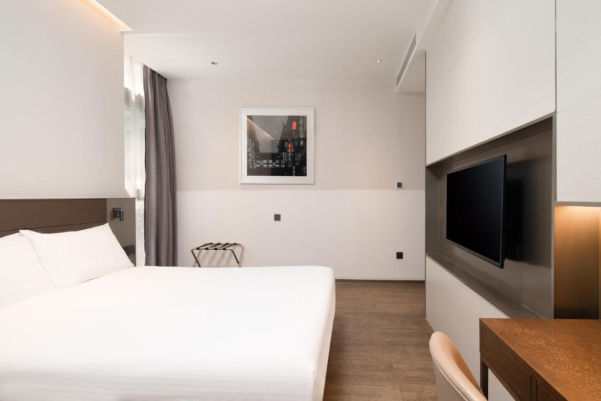 Deluxe Double Room No Window