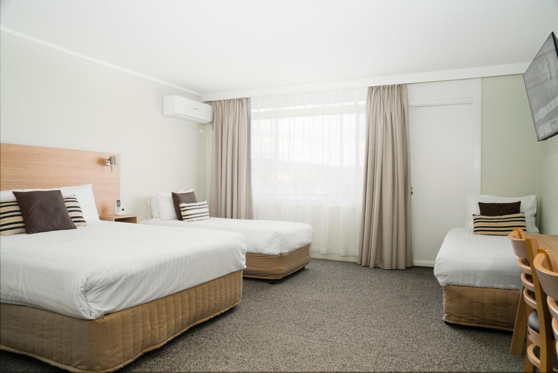 Posthouse Motor Lodge Deluxe Family Room