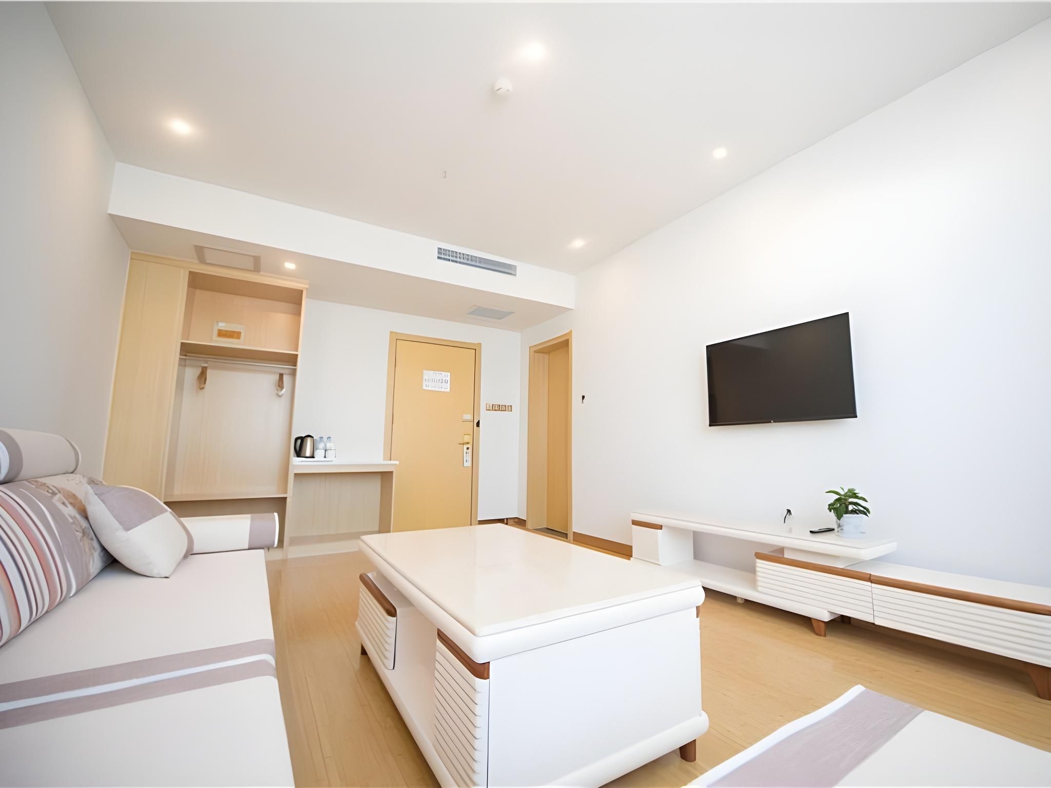 Senior Suite