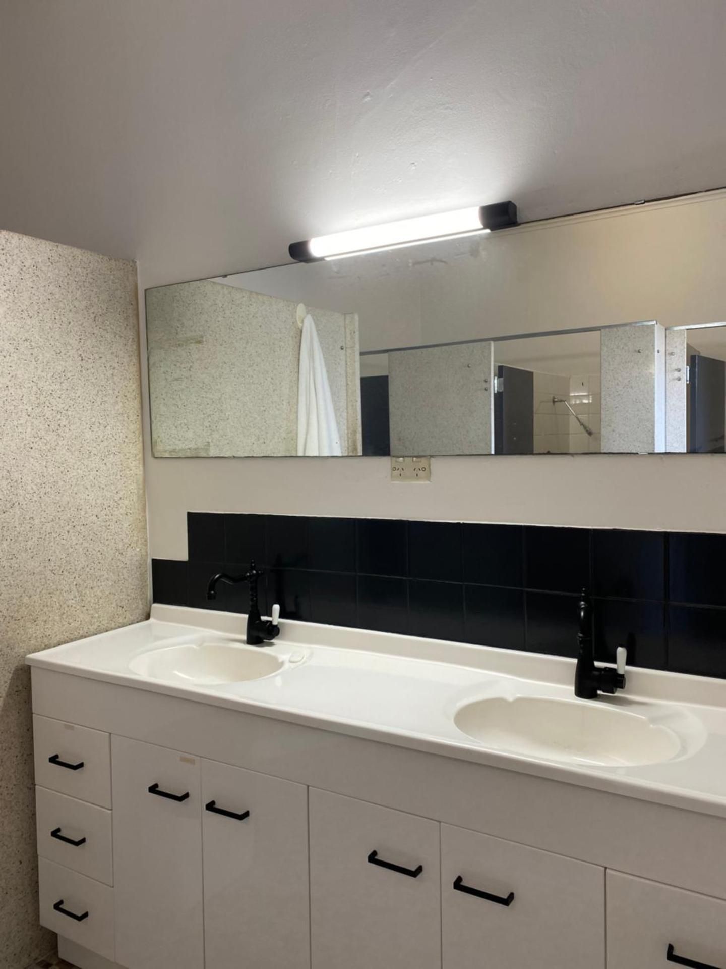 Standard Twin Room with Shared Bathroom
