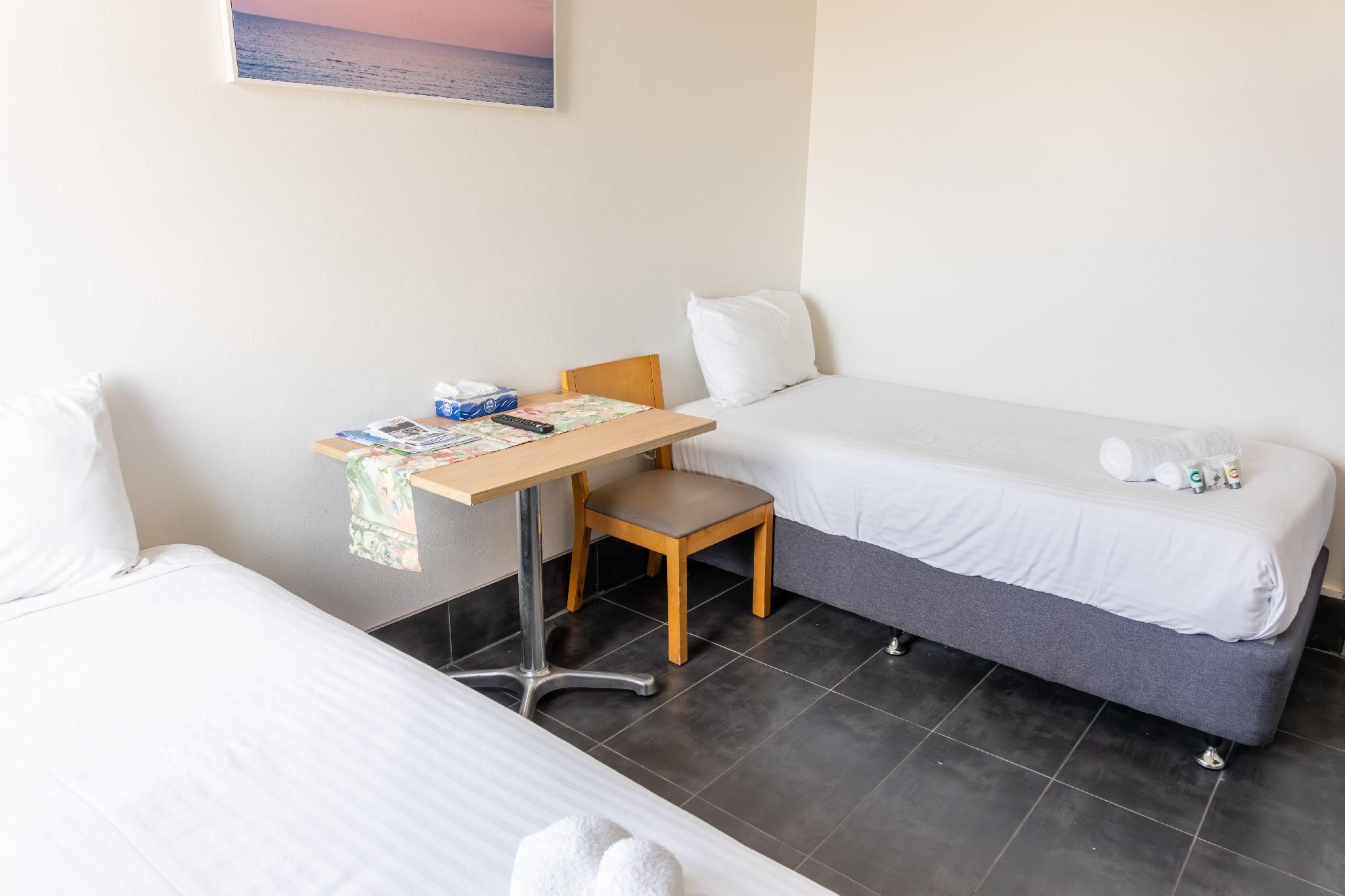 Standard Twin Room with Shared Bathroom