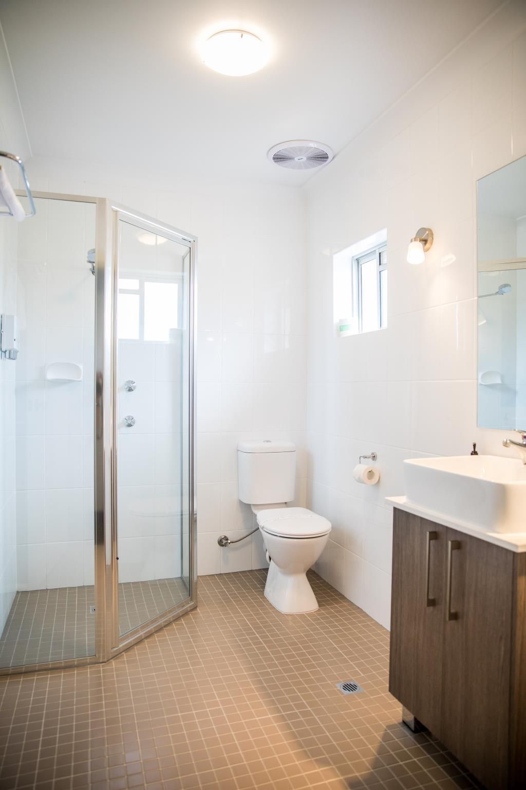 Lilac City Motor Inn & Steakhouse 2-Bedroom Family Suite 2