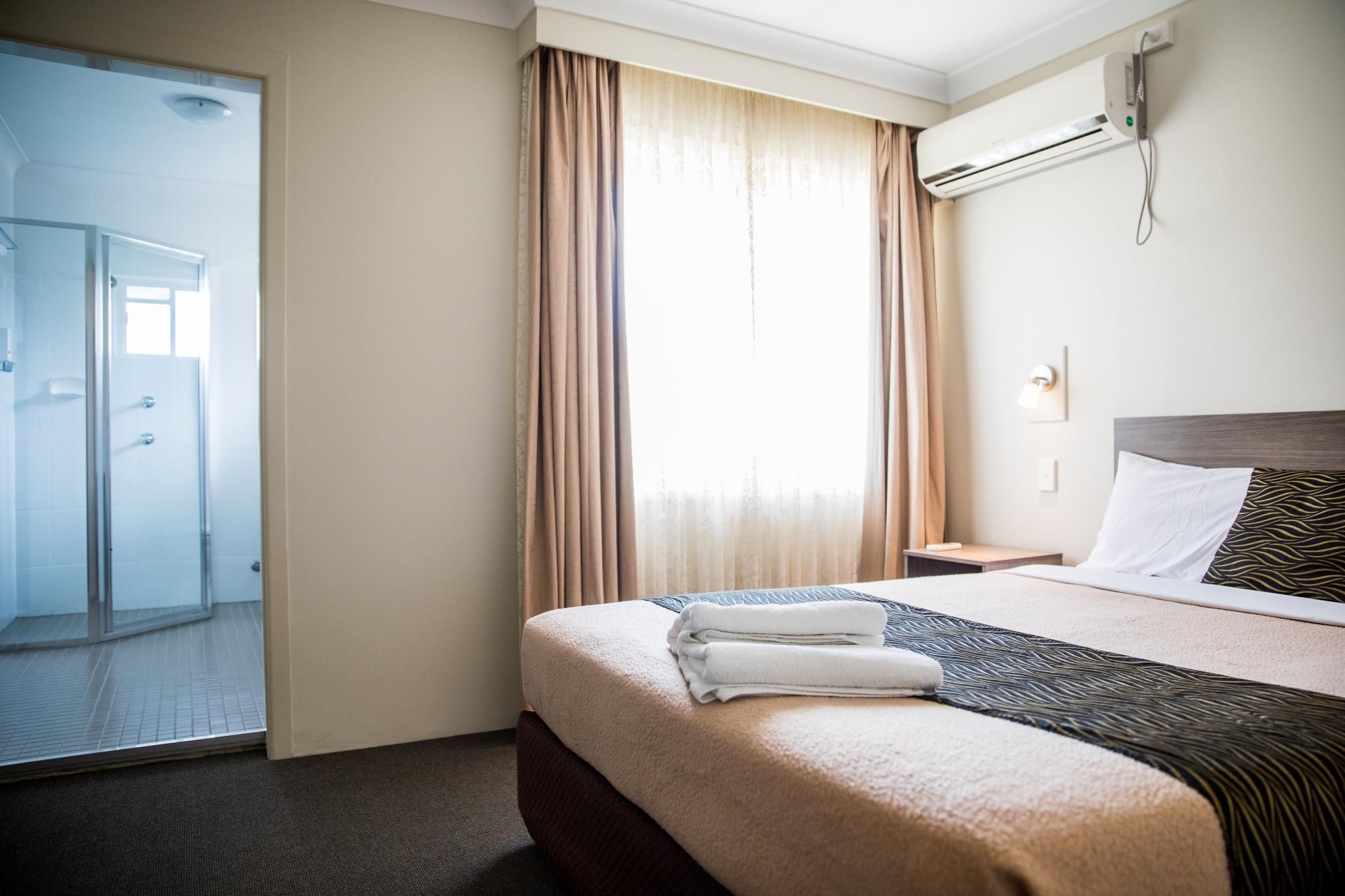 Lilac City Motor Inn & Steakhouse 2-Bedroom Family Suite