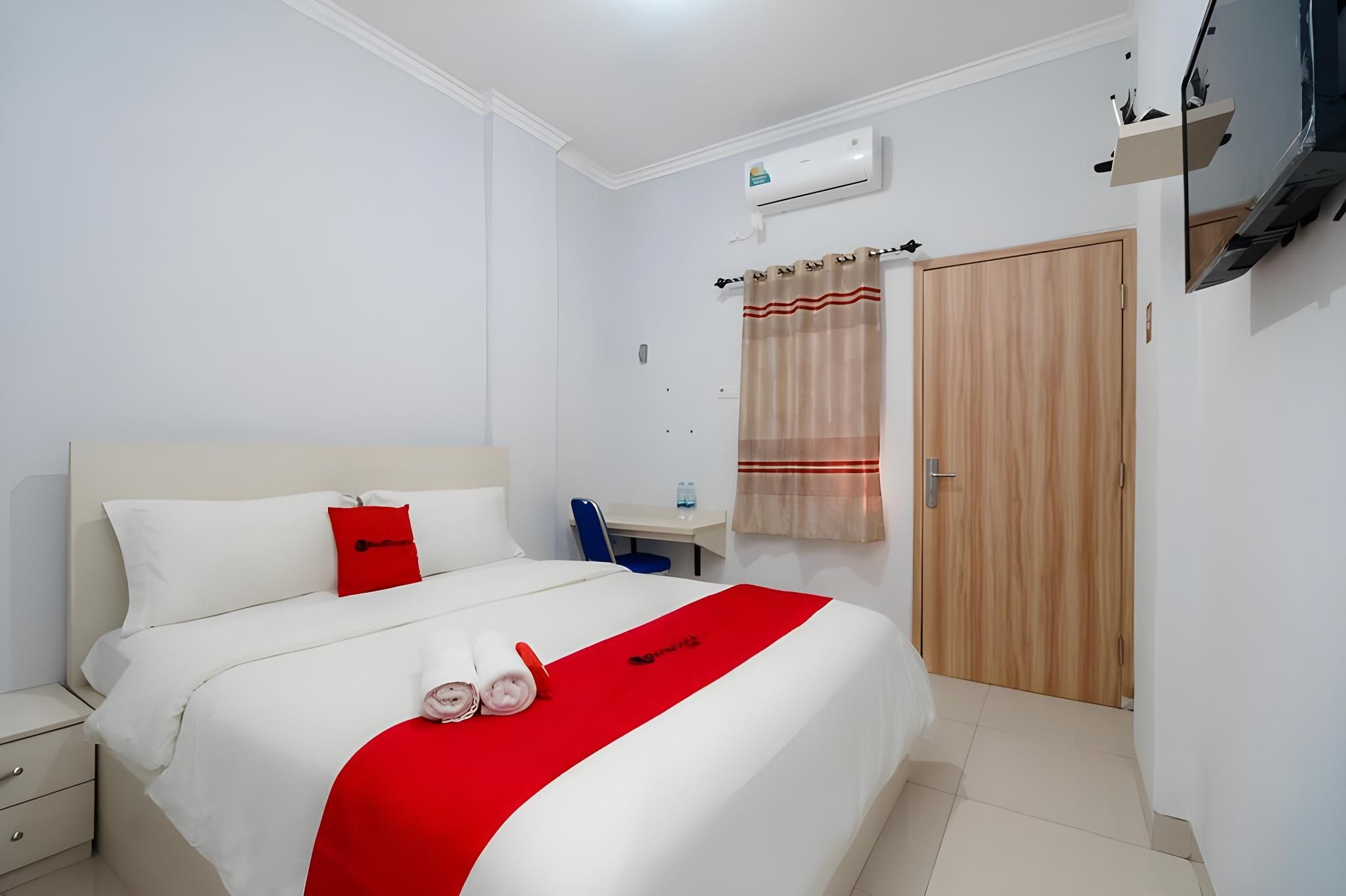RedDoorz Room