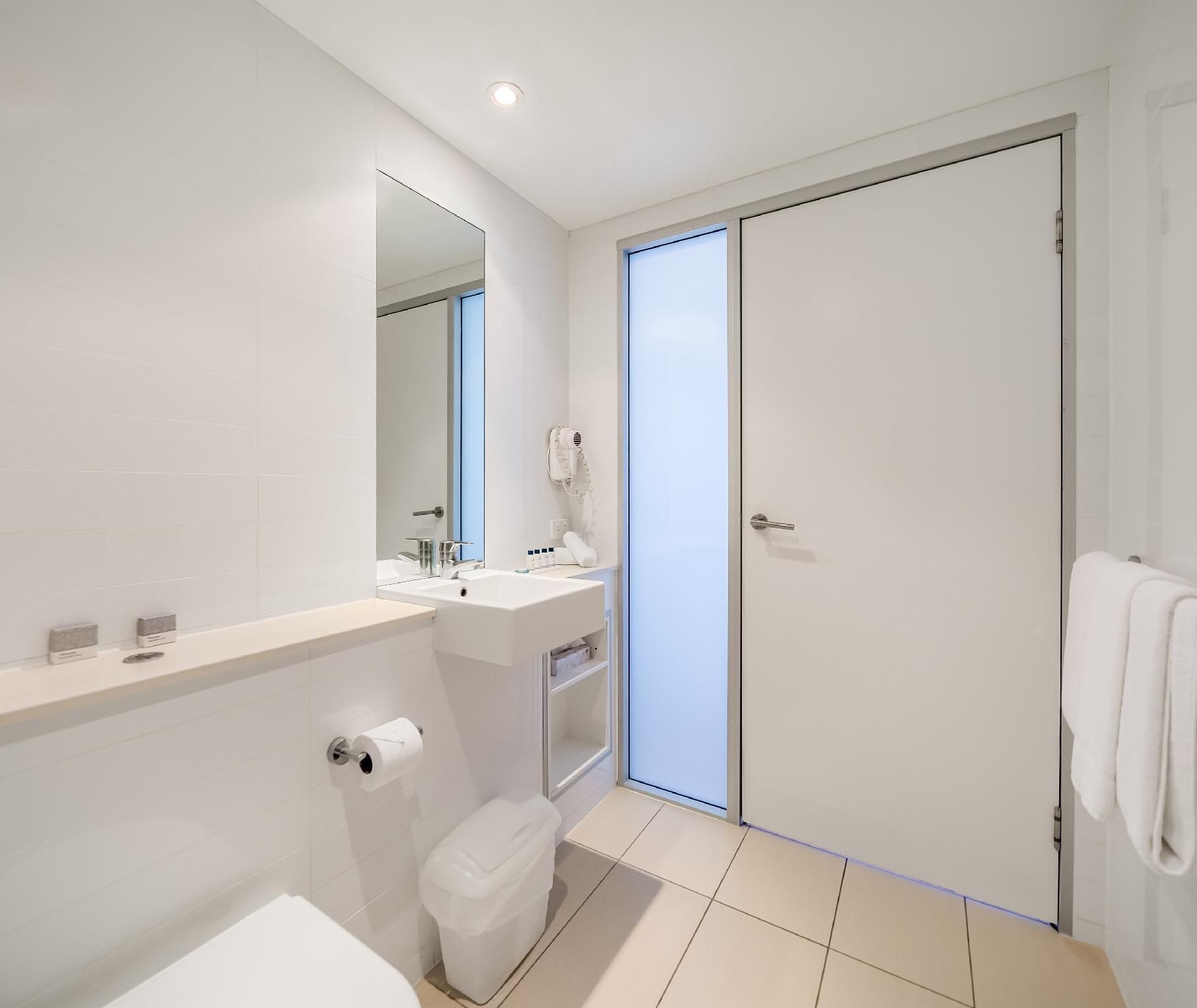 1 Bedroom Bay View Apartment