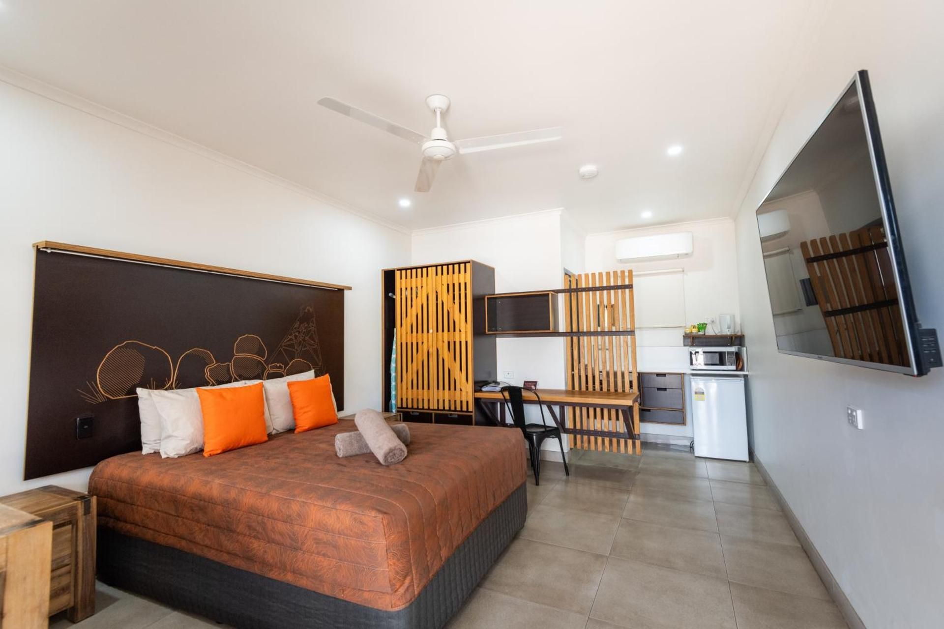 Deluxe Queen Room