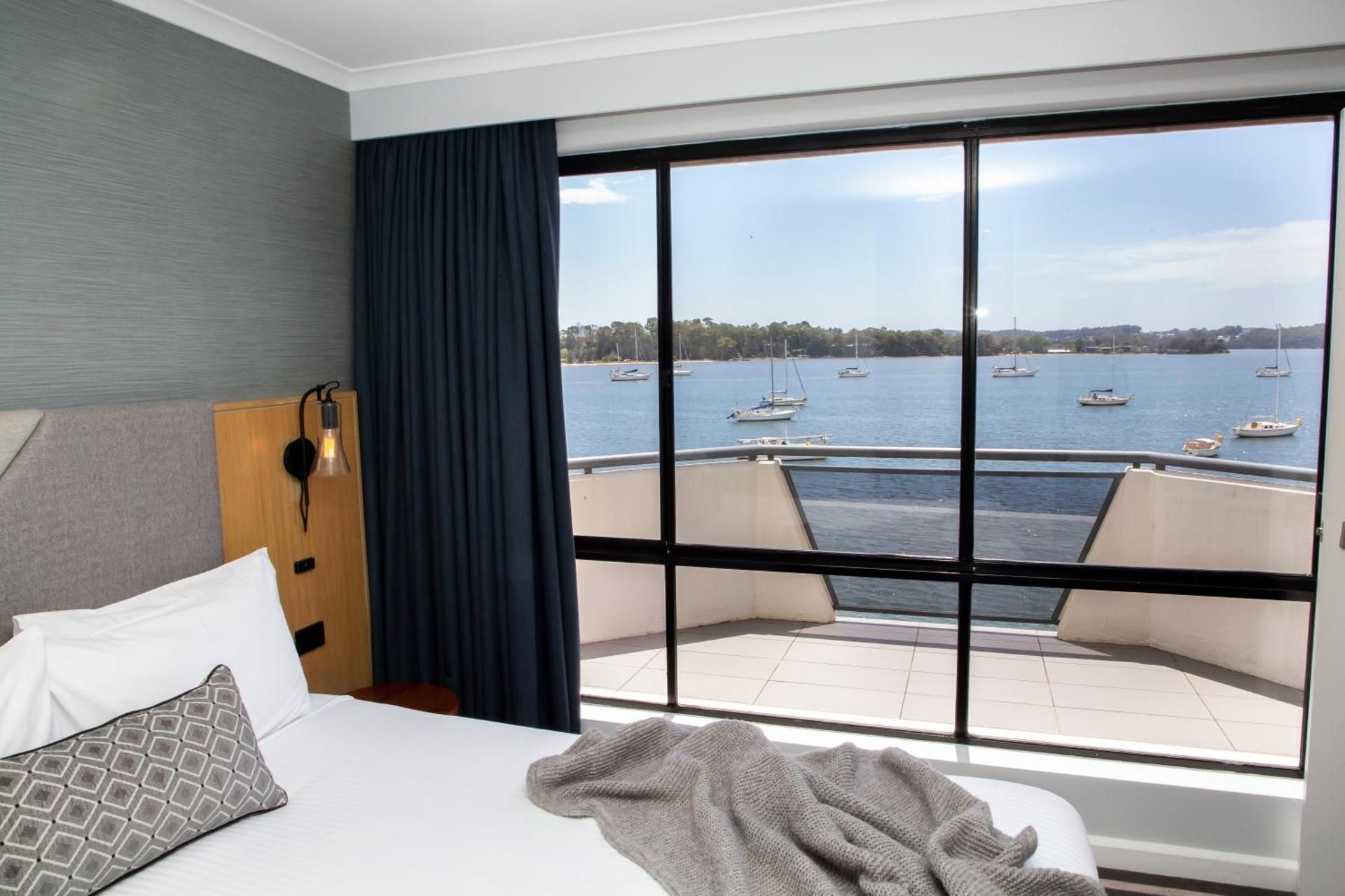 Deluxe Suite with Sea View