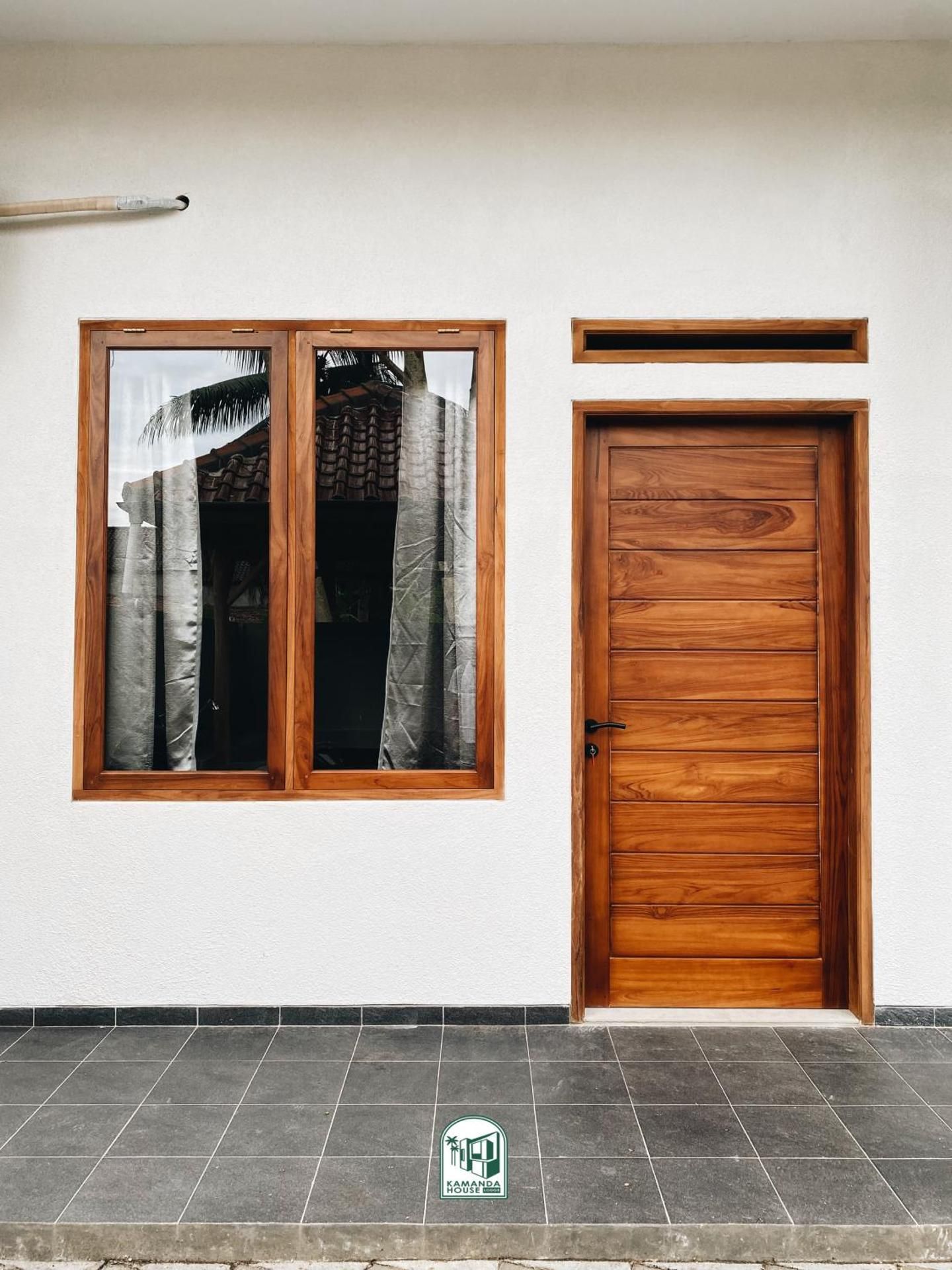 Kmanda House