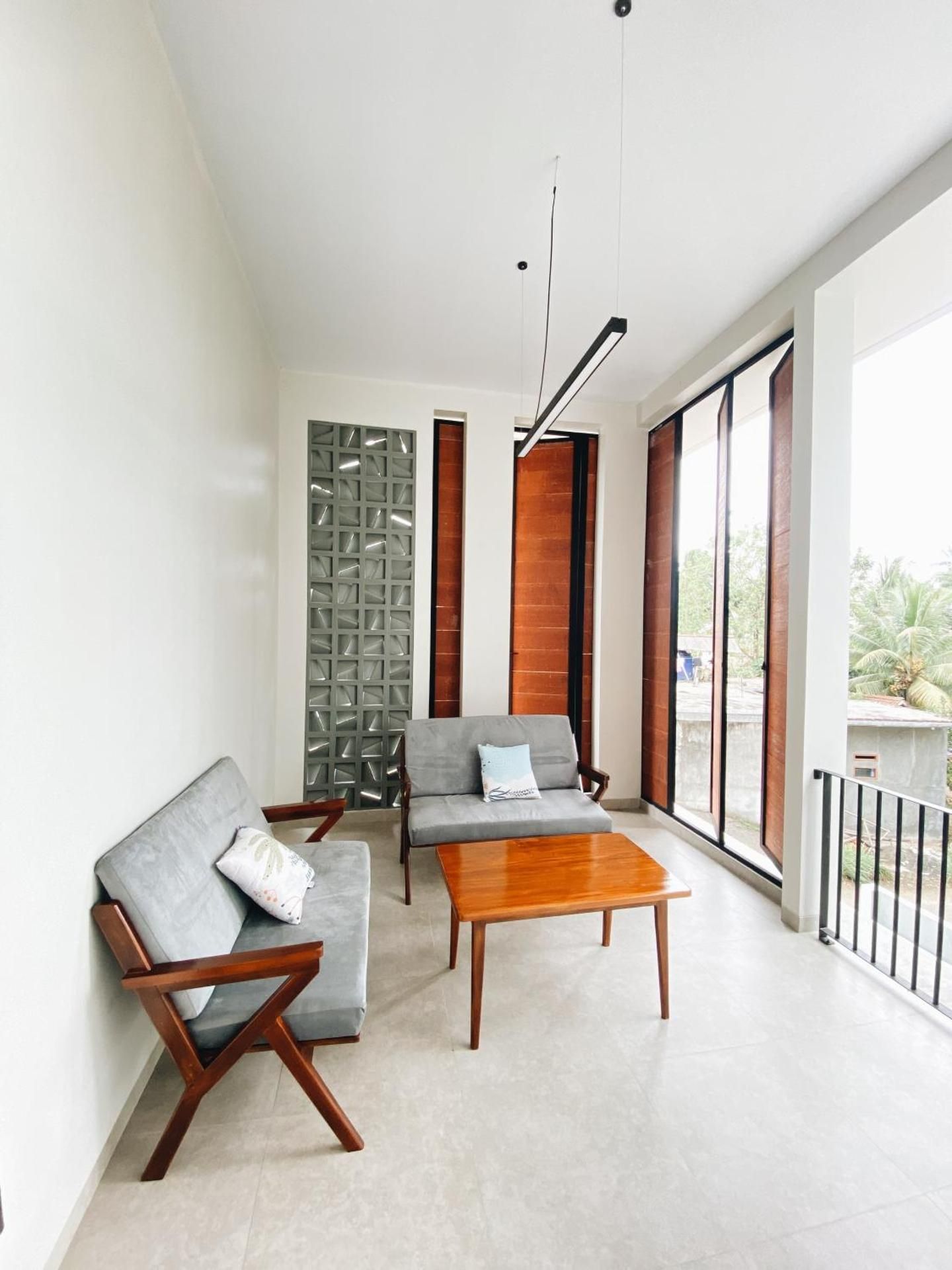 Kmanda House