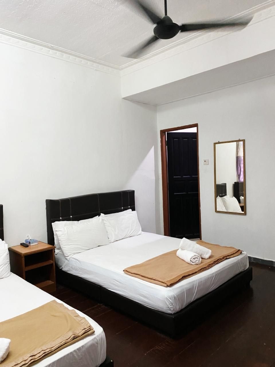 Deluxe Twin Room Type A