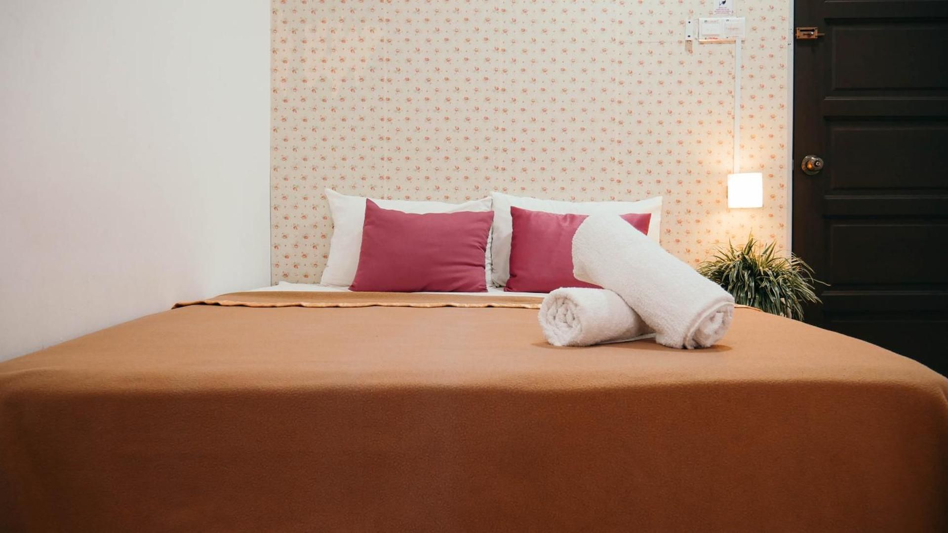 Sura Inn Economy Queen Room