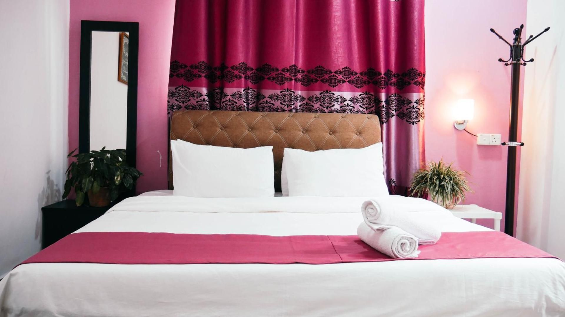 Sura Inn Deluxe King Room