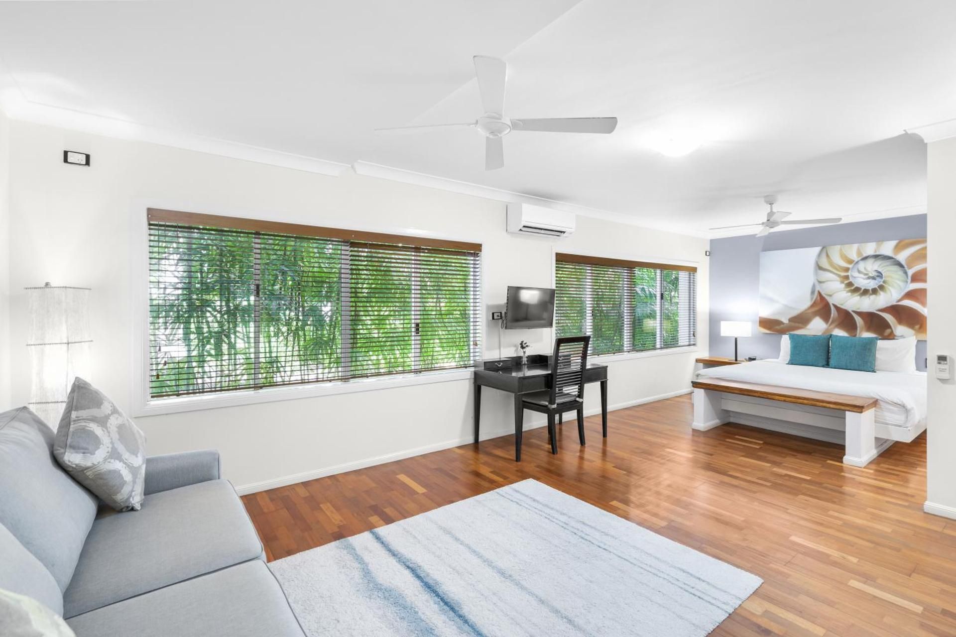 Apartment 41 with Garden View