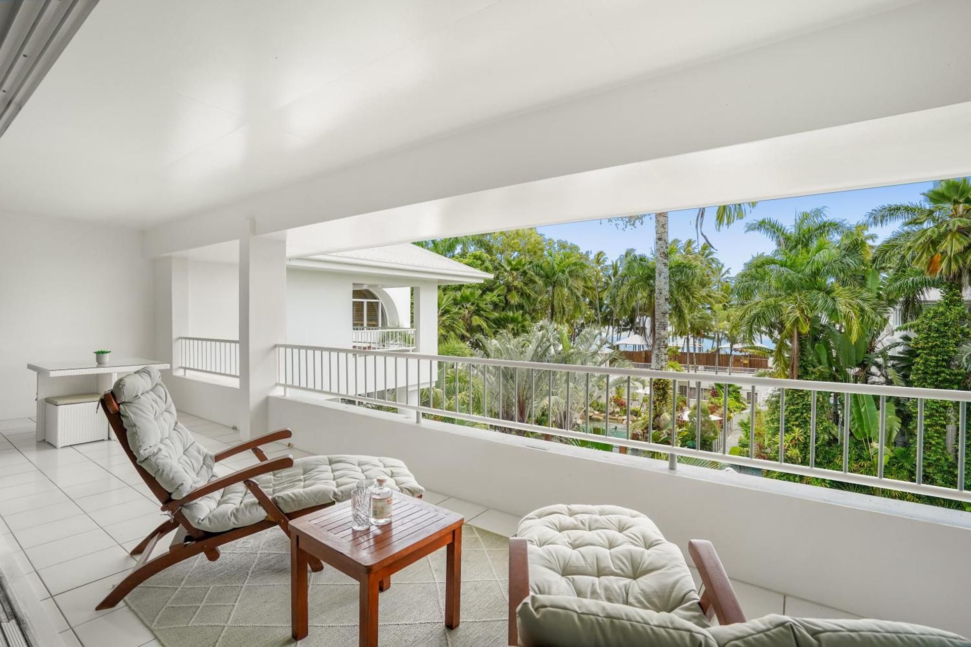 Apartment 88 with Pool View