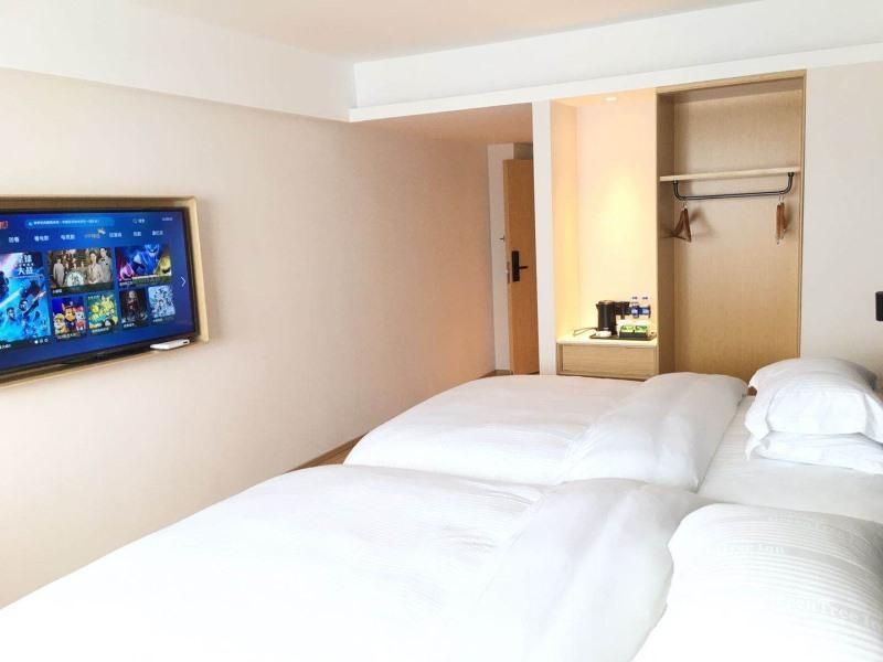 Twin Deluxe Room