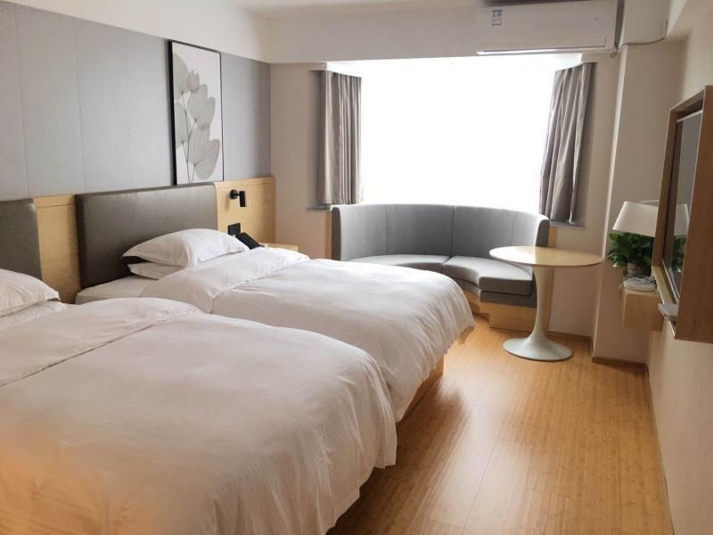 Twin Deluxe Room