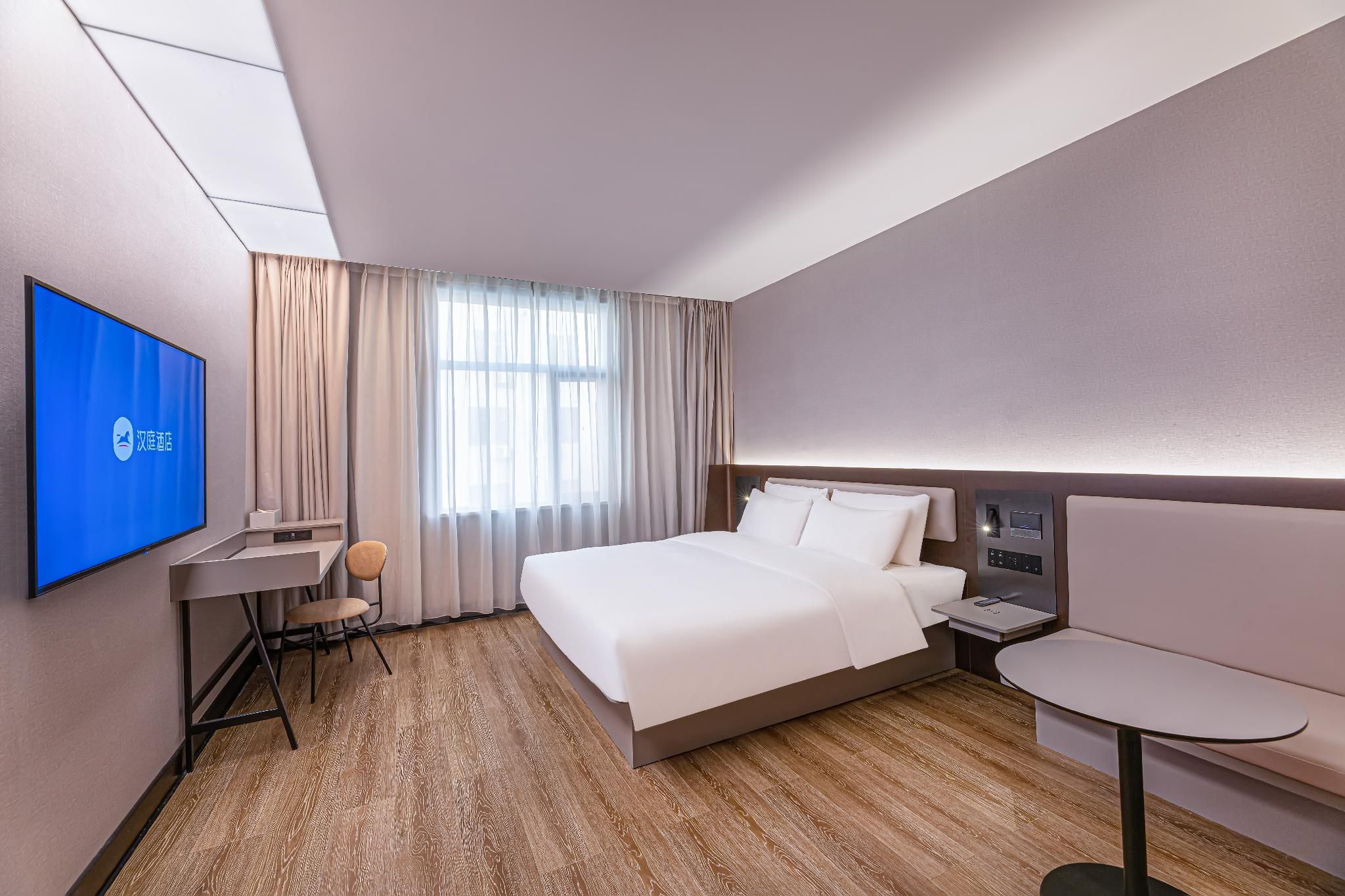 Business Queen Bed Room