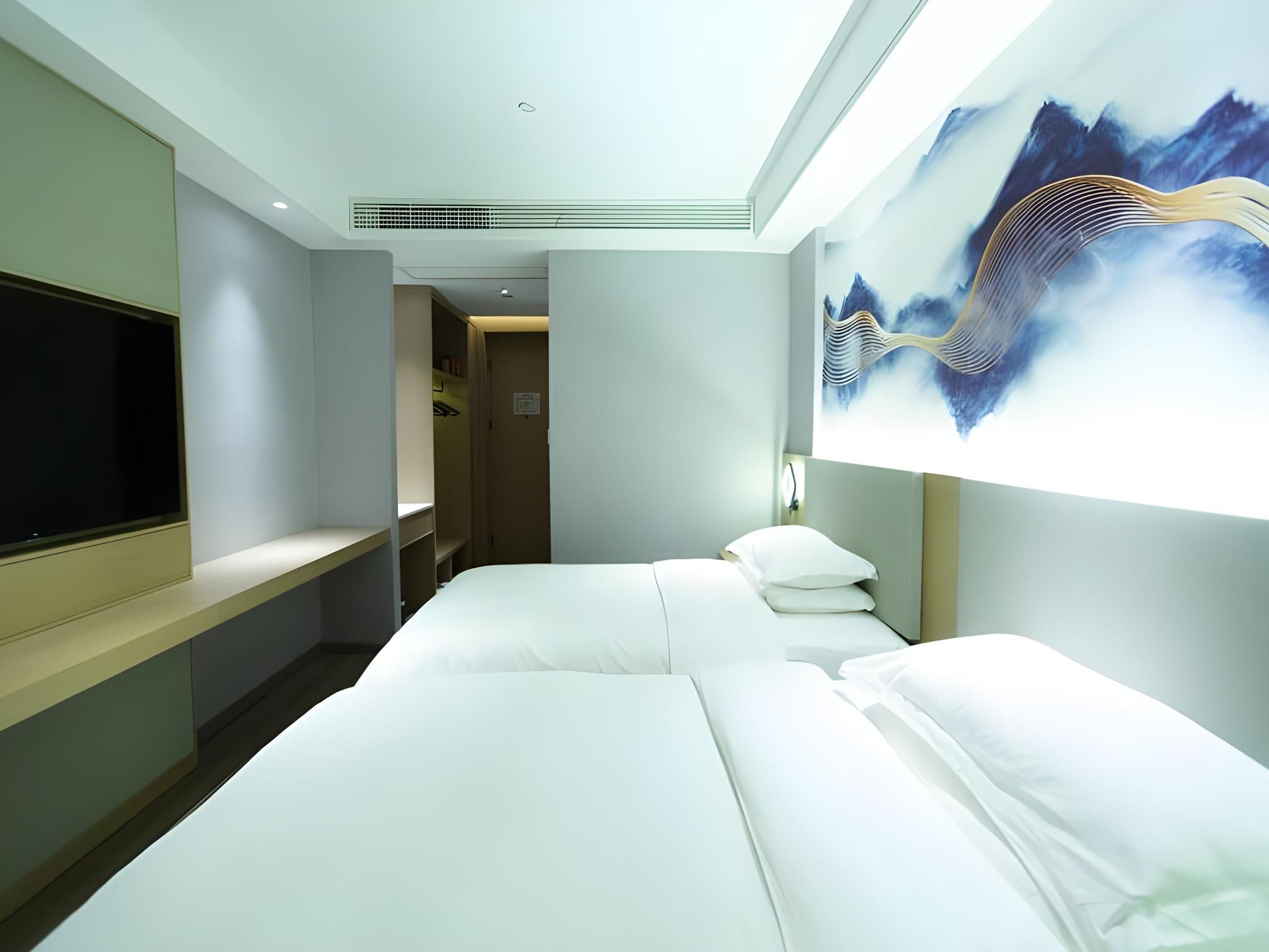 Twin Deluxe Room