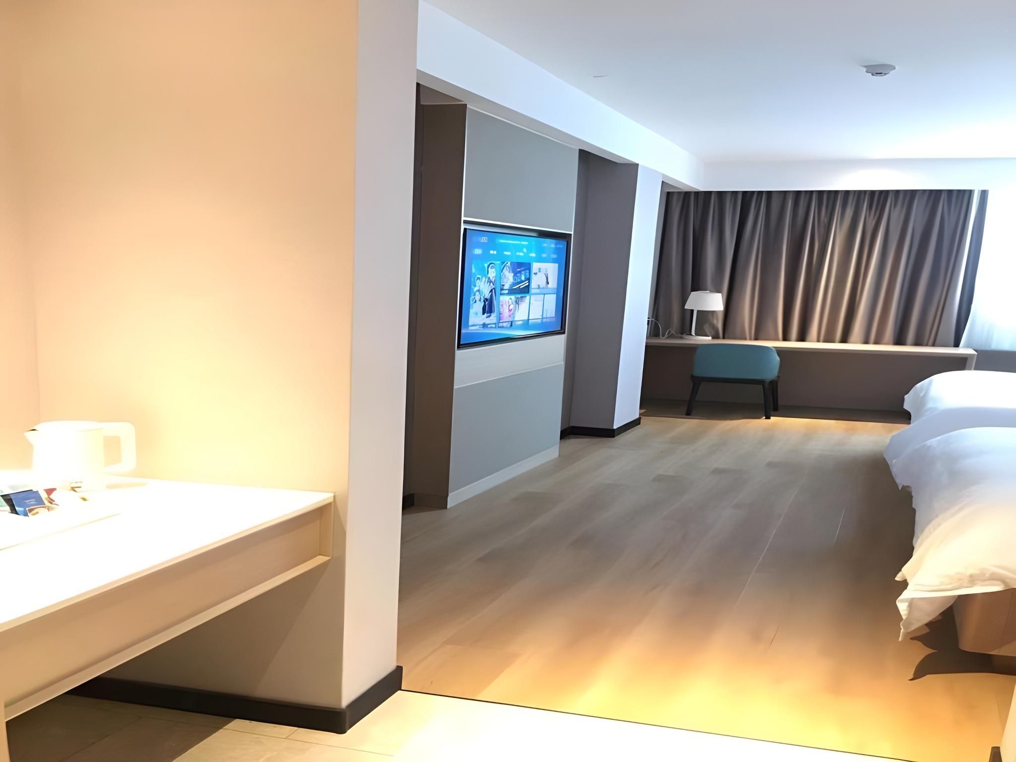GTI - VX Family Room