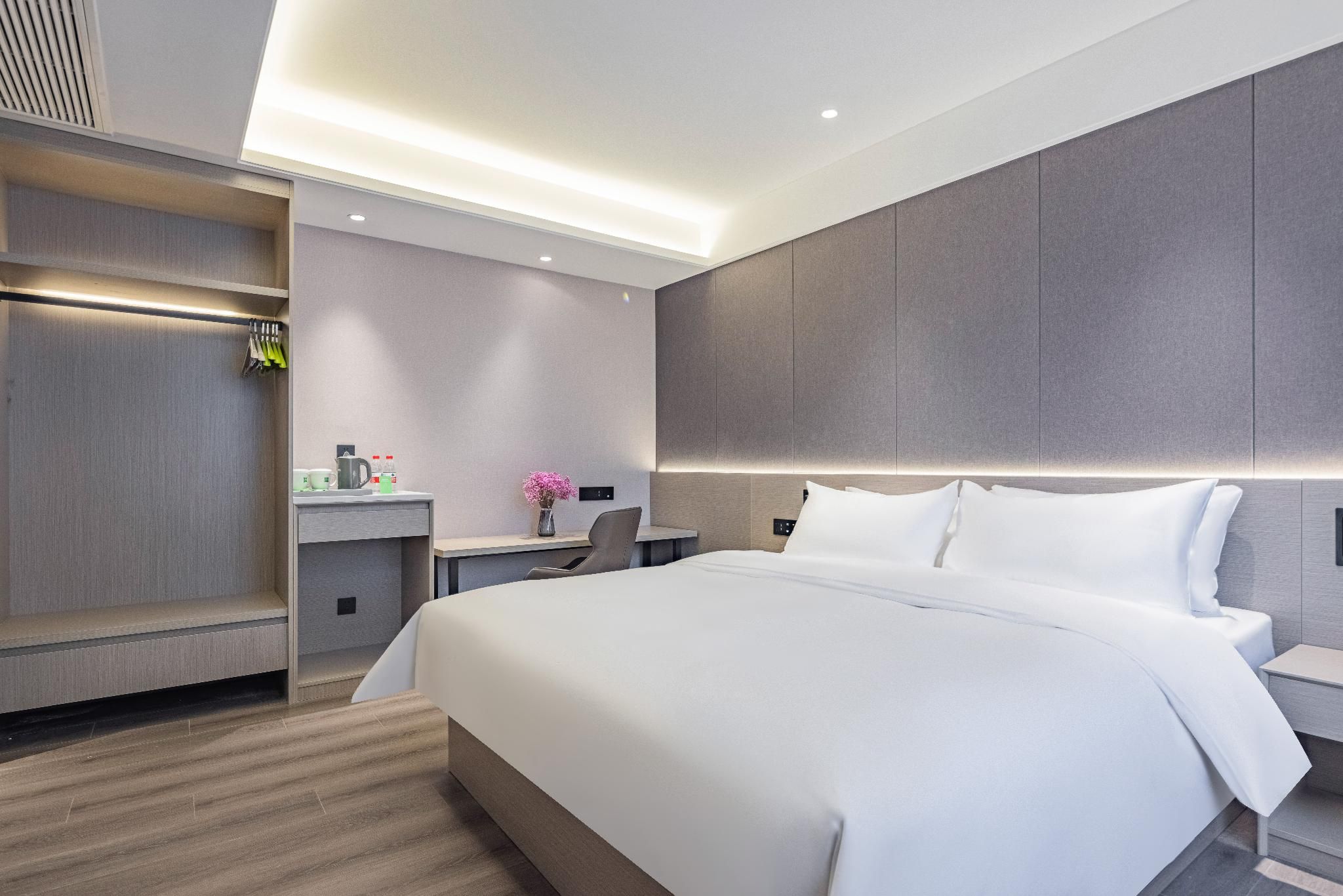Huazhu - Superior BedRoom