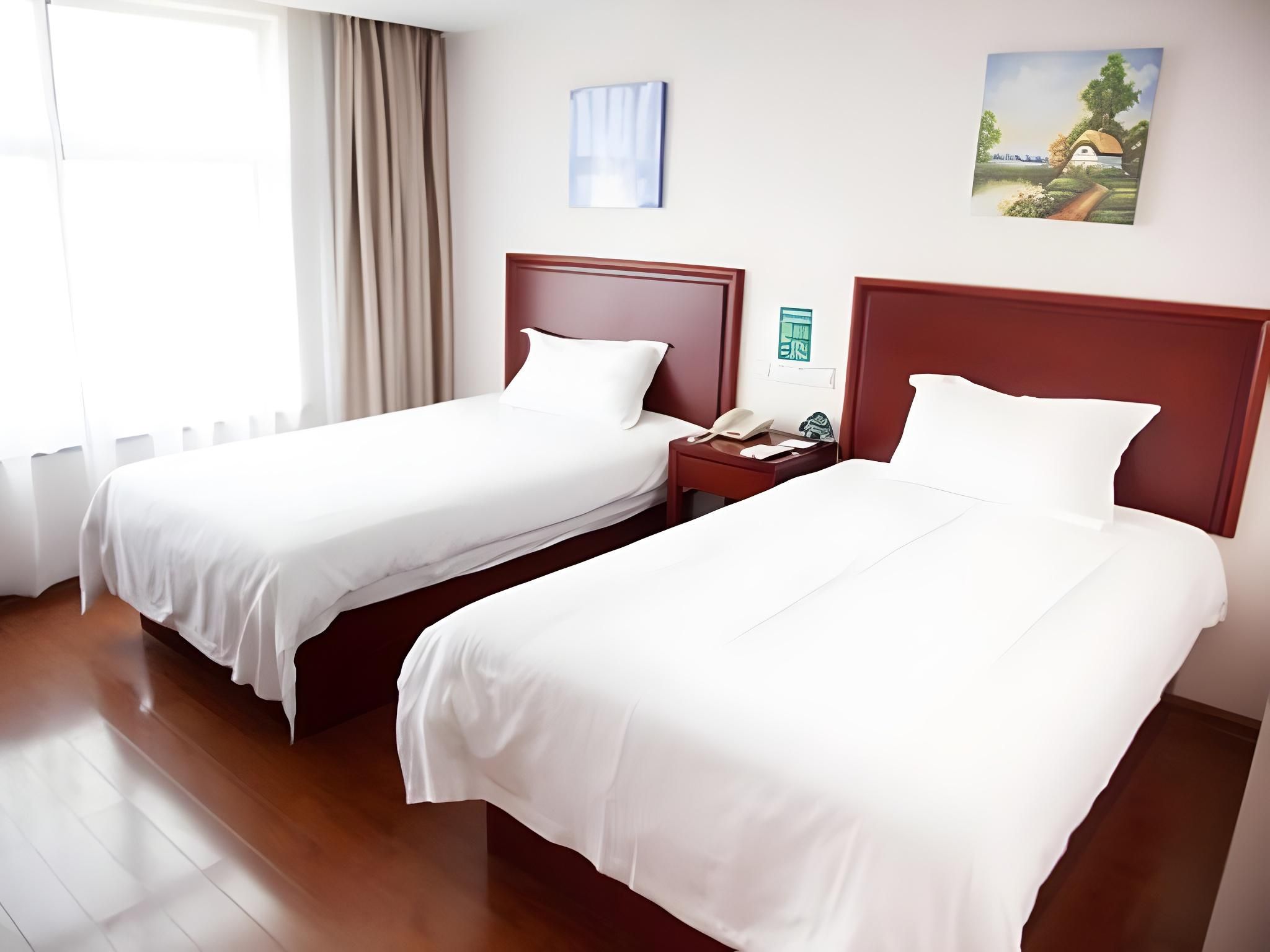 2 Bed Twin Superior Room