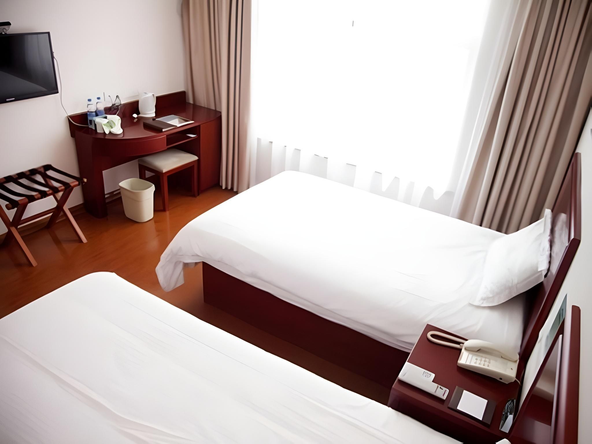 2 Bed Twin Superior Room