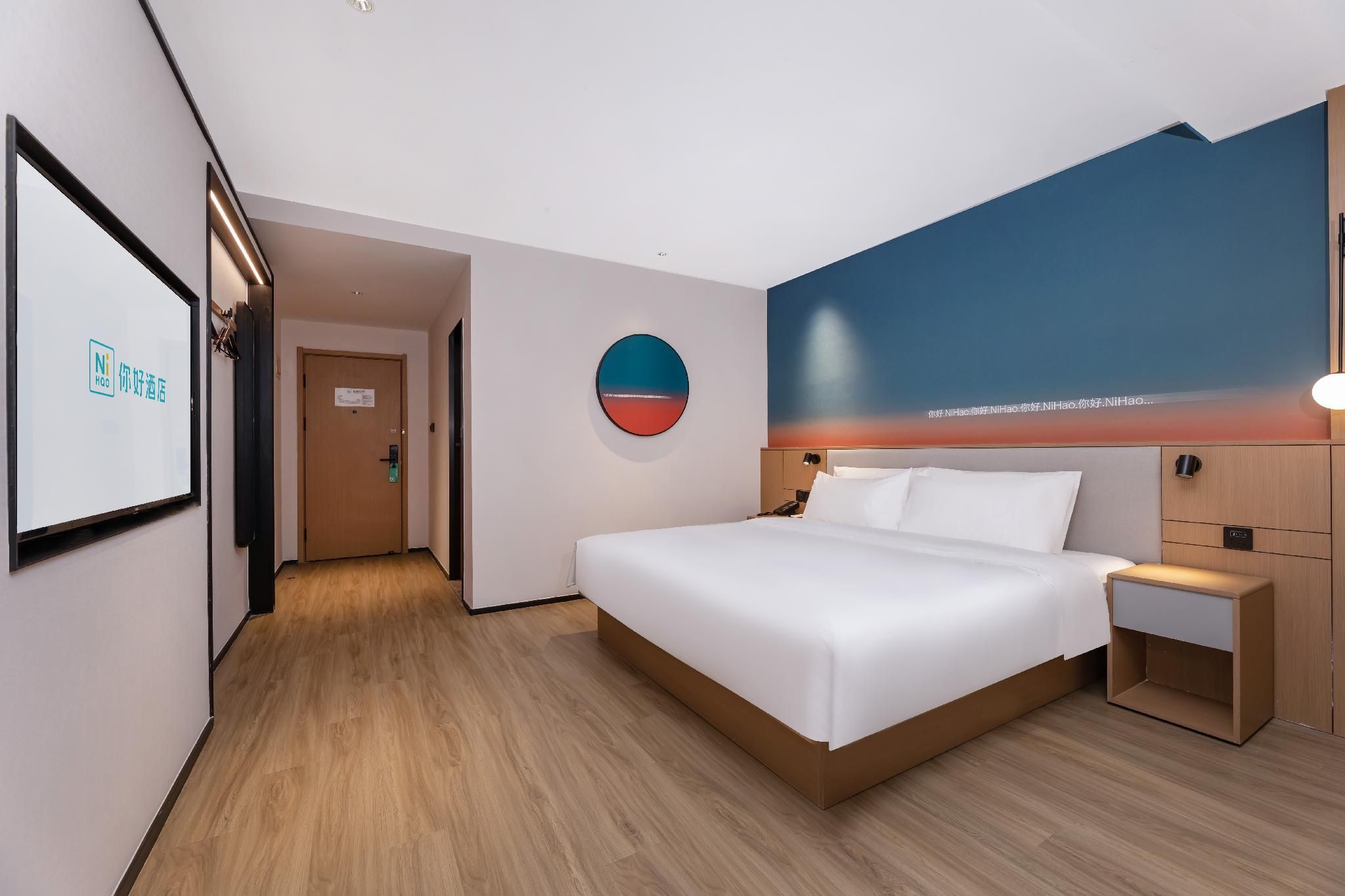 Business Queen Bed Room