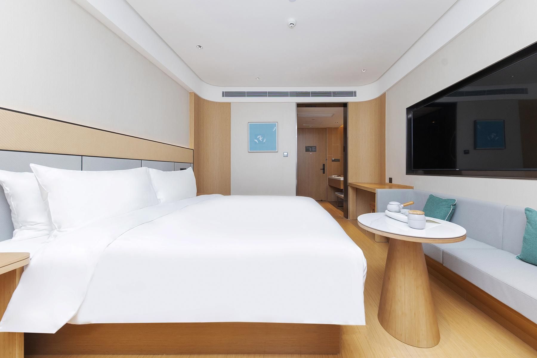Huazhu - Room With Bed