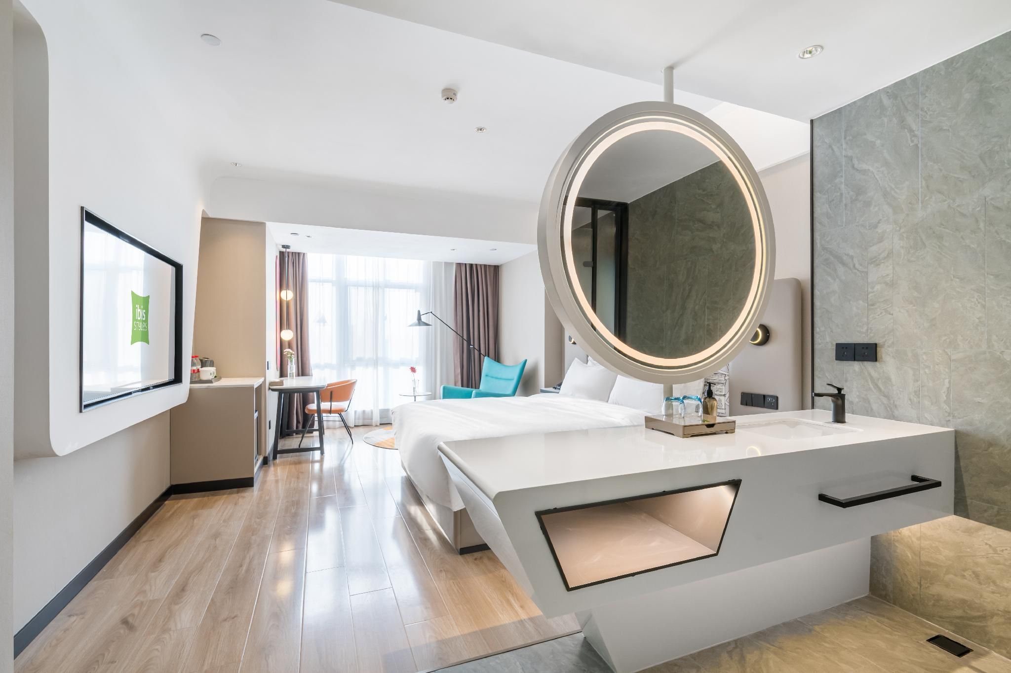 Designer Fashion Queen Room