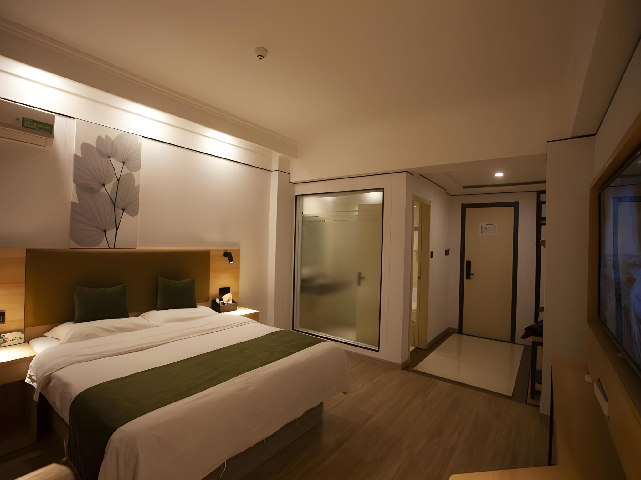 Hotel Queen Room