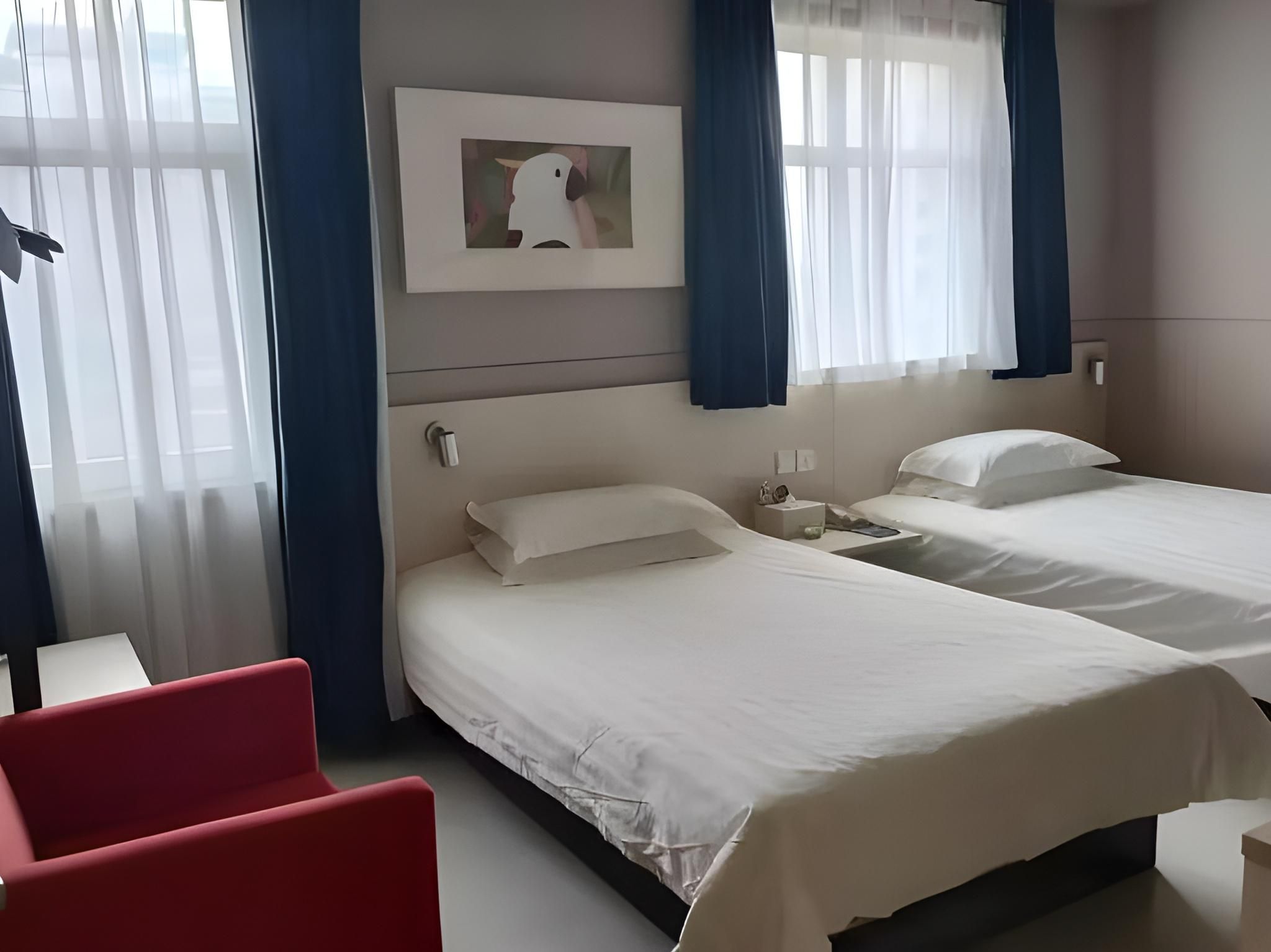 WH - Standard Zero Pressure Large Twin Bed Room