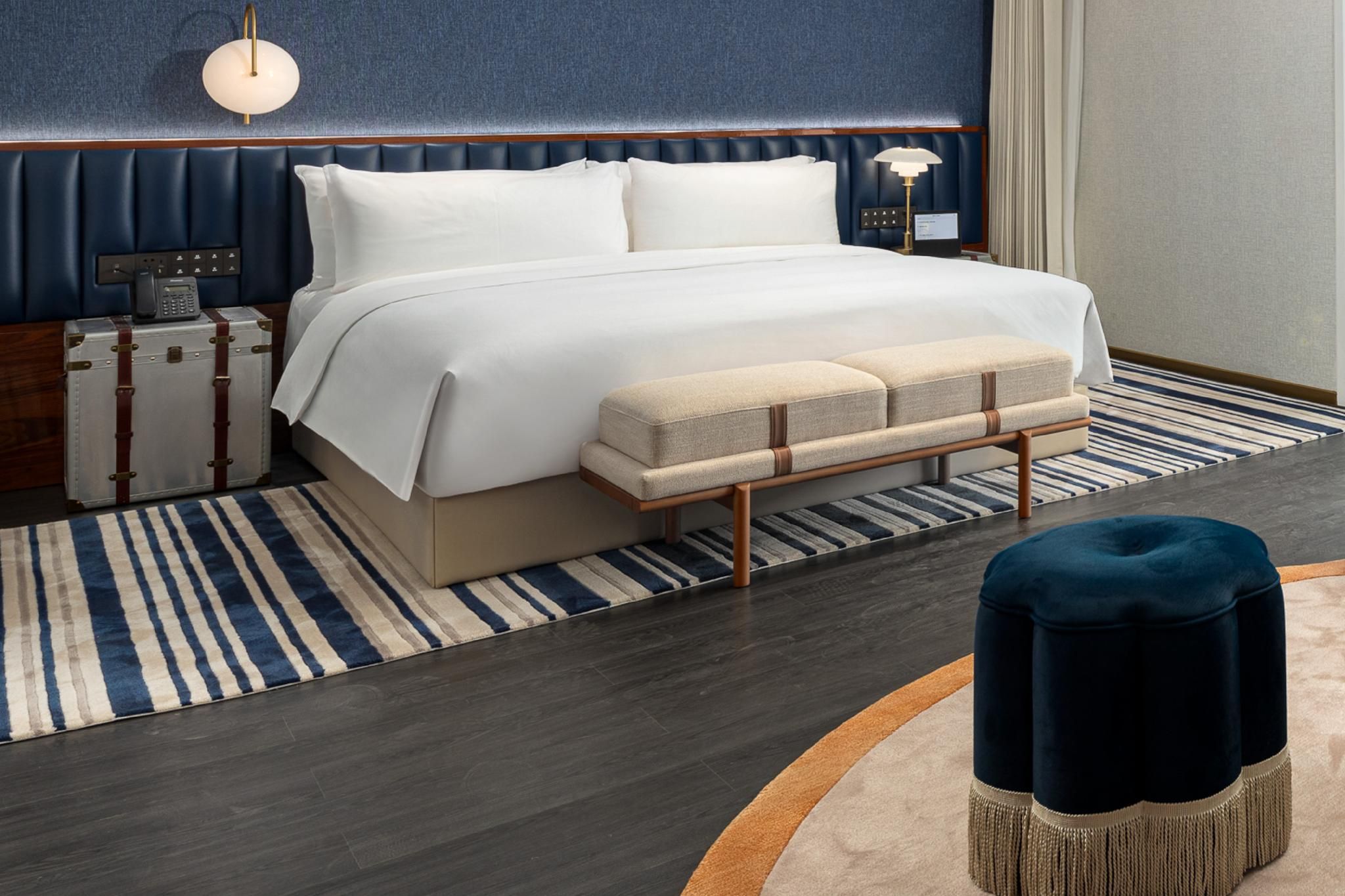 1 Queen Grand Sea View