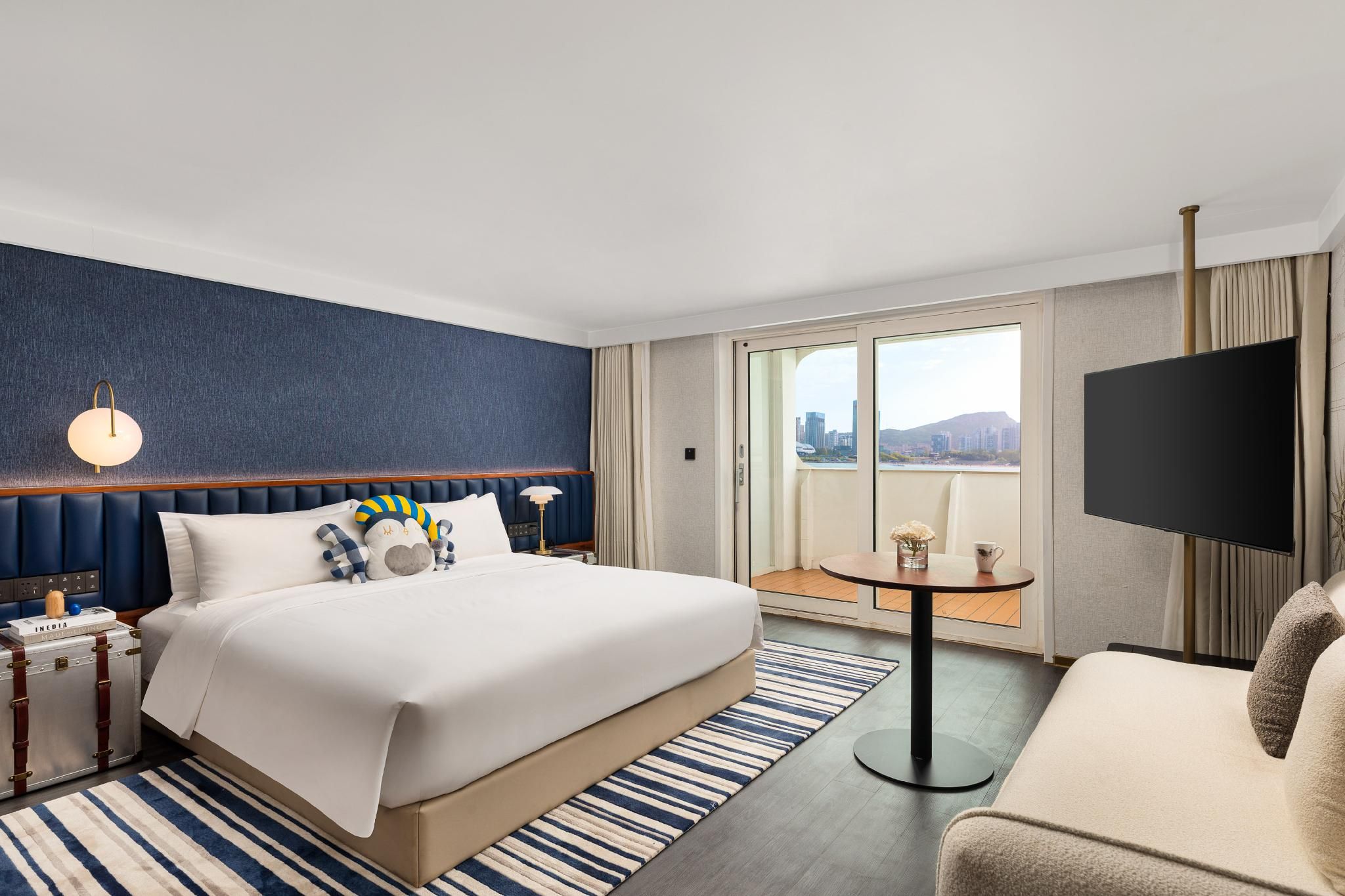 1 Queen Standard Sea View