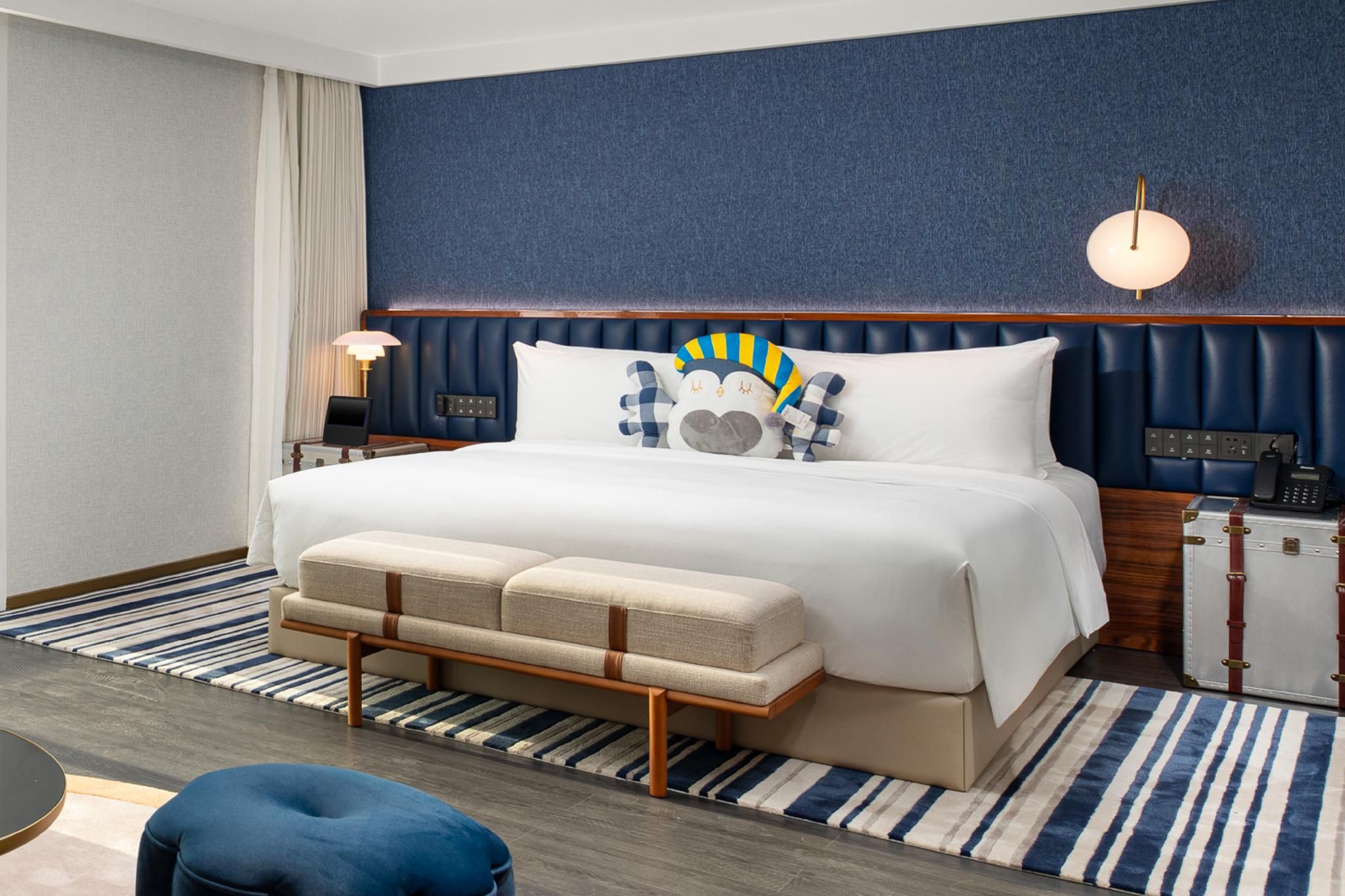 1 Queen Grand Sea View